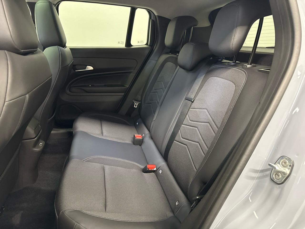 JEEP Avenger 1.2 Turbo MHEV Summit Sky-image-12