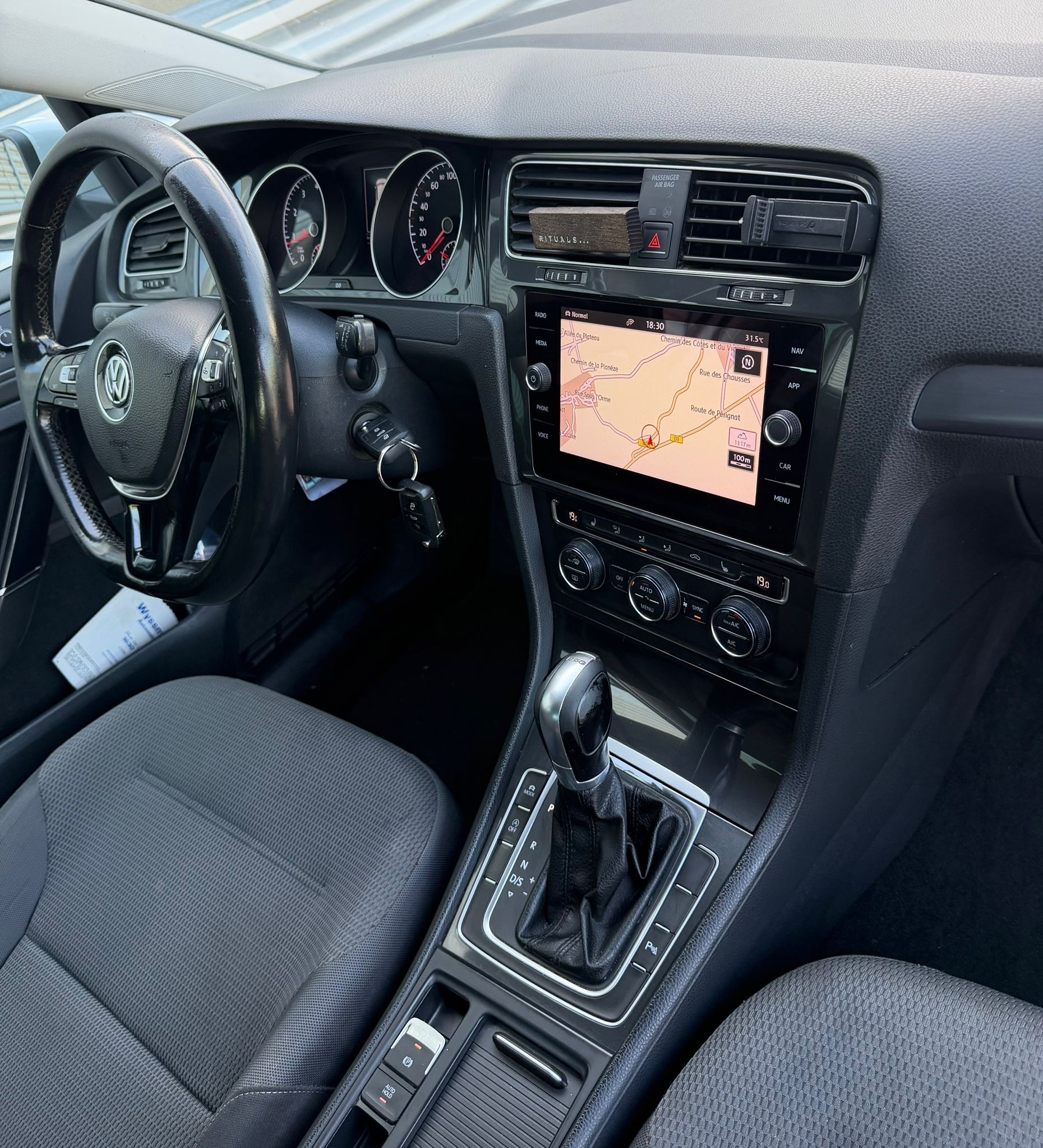 VW Golf 1.4 TSI Highline DSG-image-11