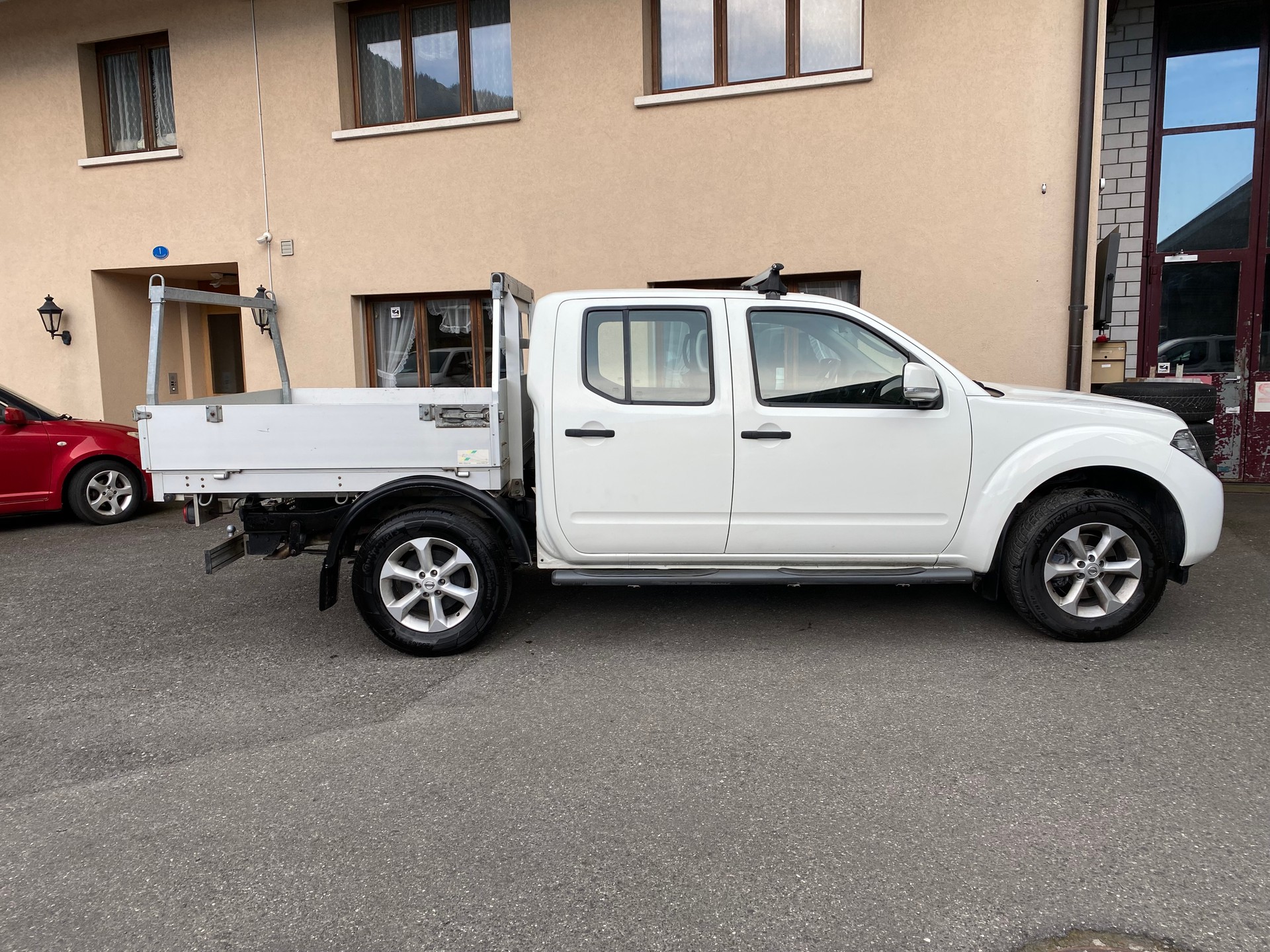 NISSAN Navara Double Cab SE 2.5 dCi 4WD-image-10