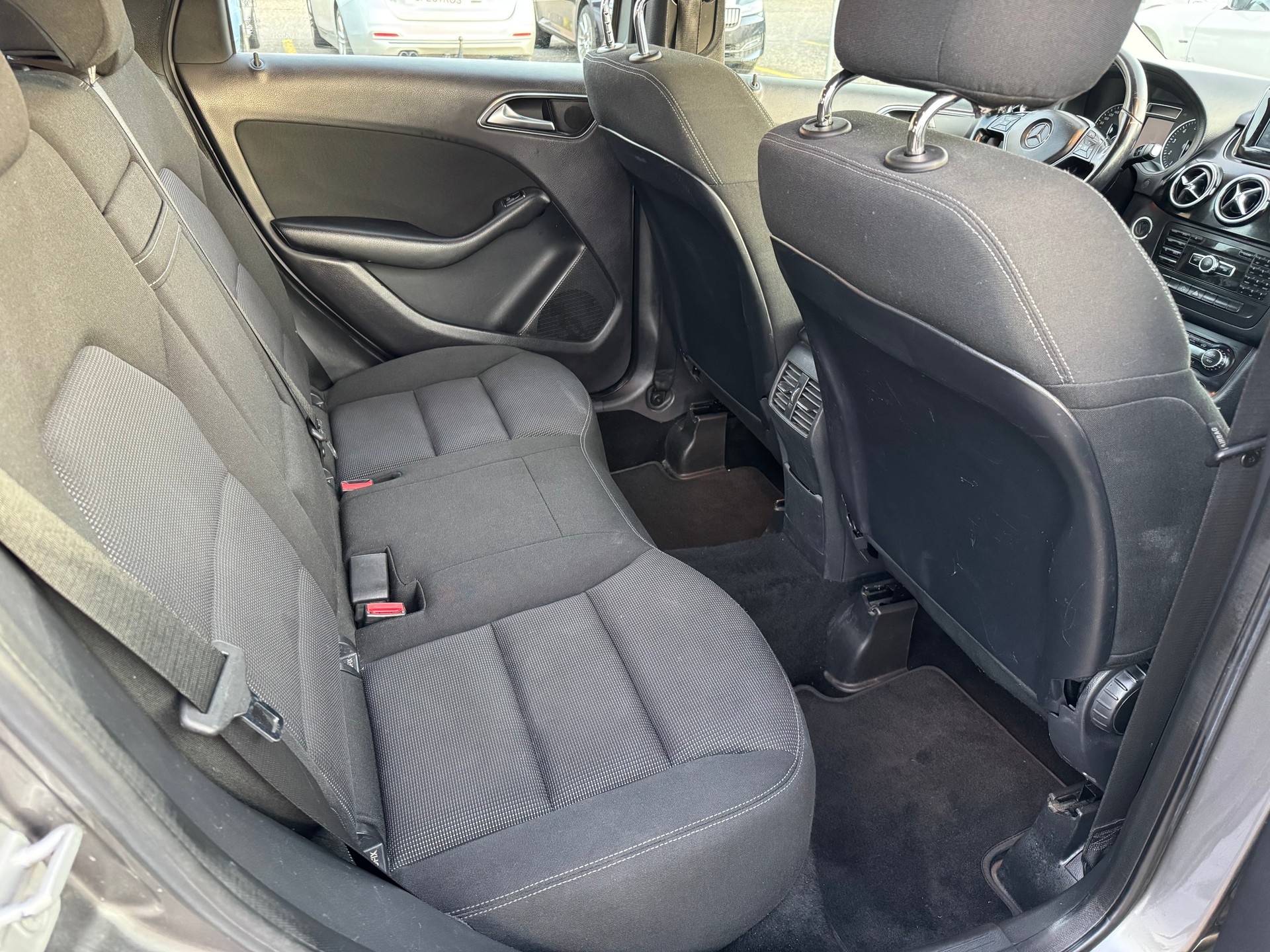 MERCEDES-BENZ B 200 7G-DCT-image-6