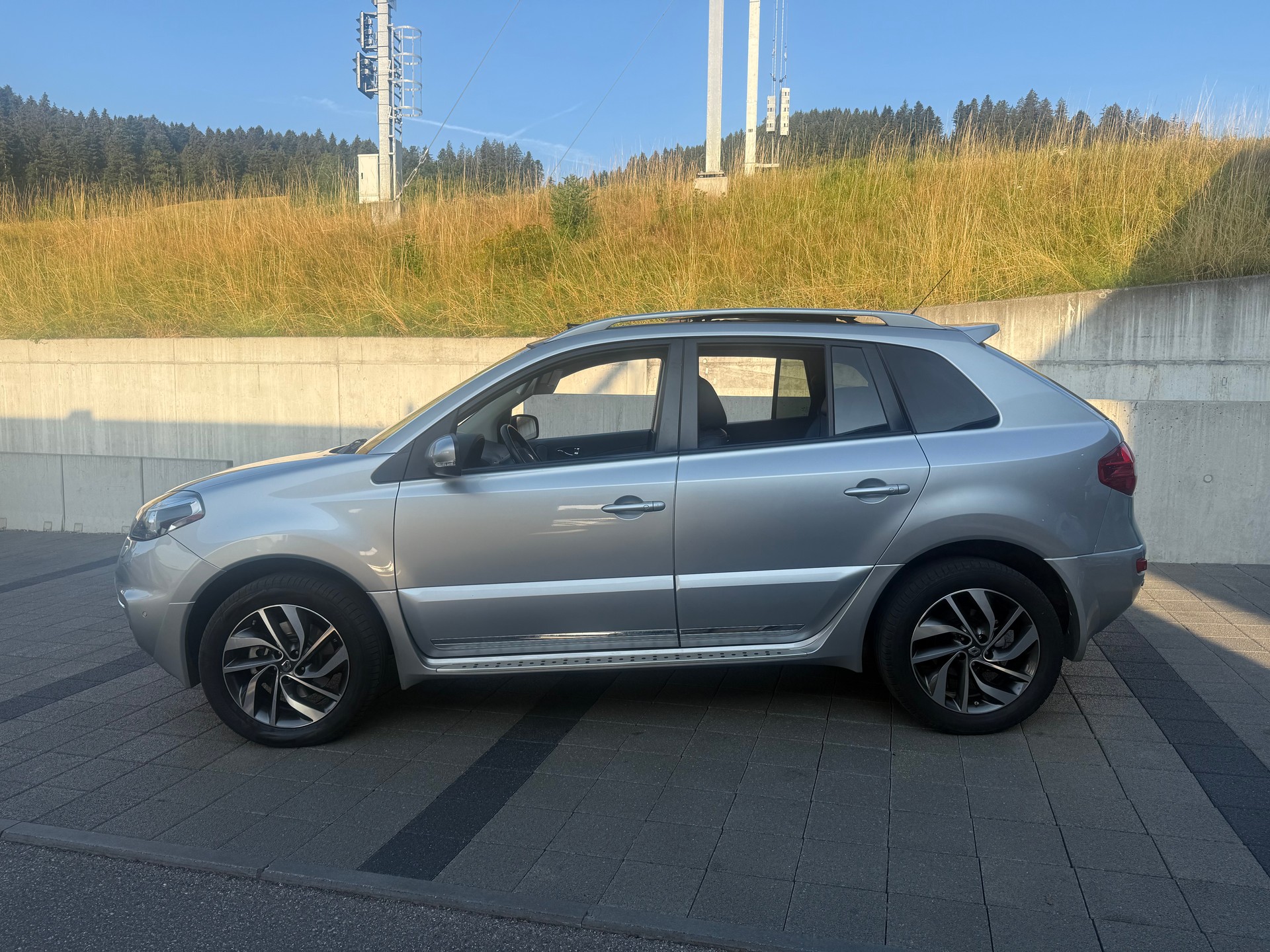 RENAULT Koleos 2.5 Swiss Edition 4x4 Automatic-image-0