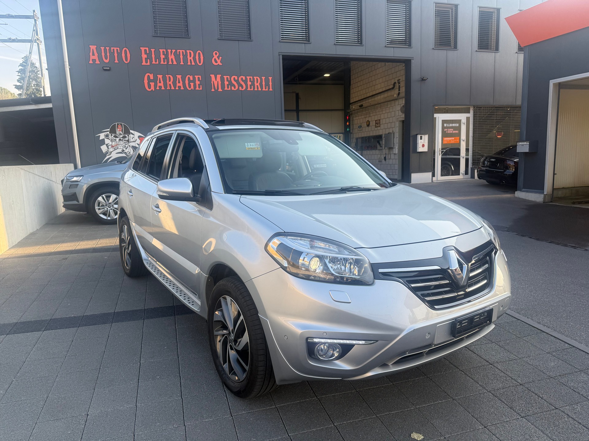 RENAULT Koleos 2.5 Swiss Edition 4x4 Automatic-image-2