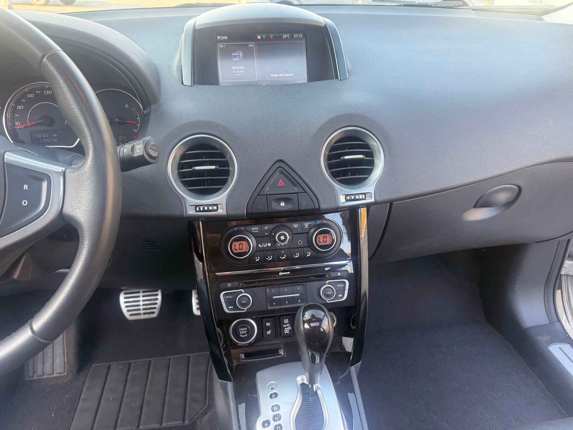 RENAULT Koleos 2.5 Swiss Edition 4x4 Automatic-image-12