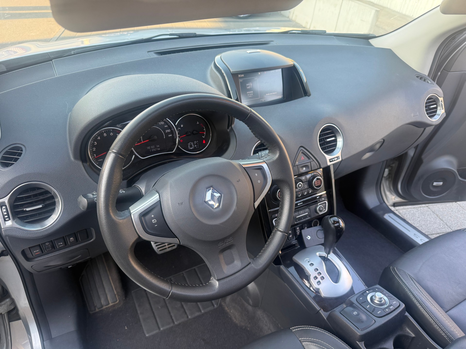 RENAULT Koleos 2.5 Swiss Edition 4x4 Automatic-image-11