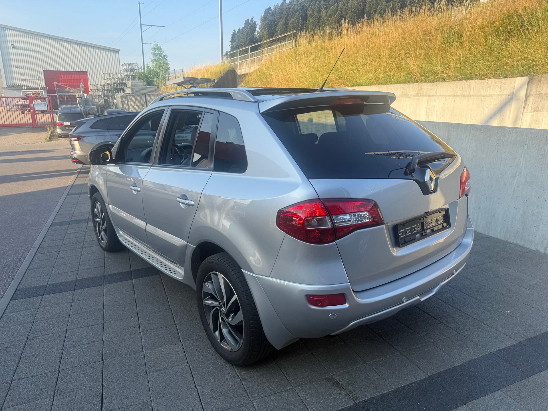 RENAULT Koleos 2.5 Swiss Edition 4x4 Automatic-image-5