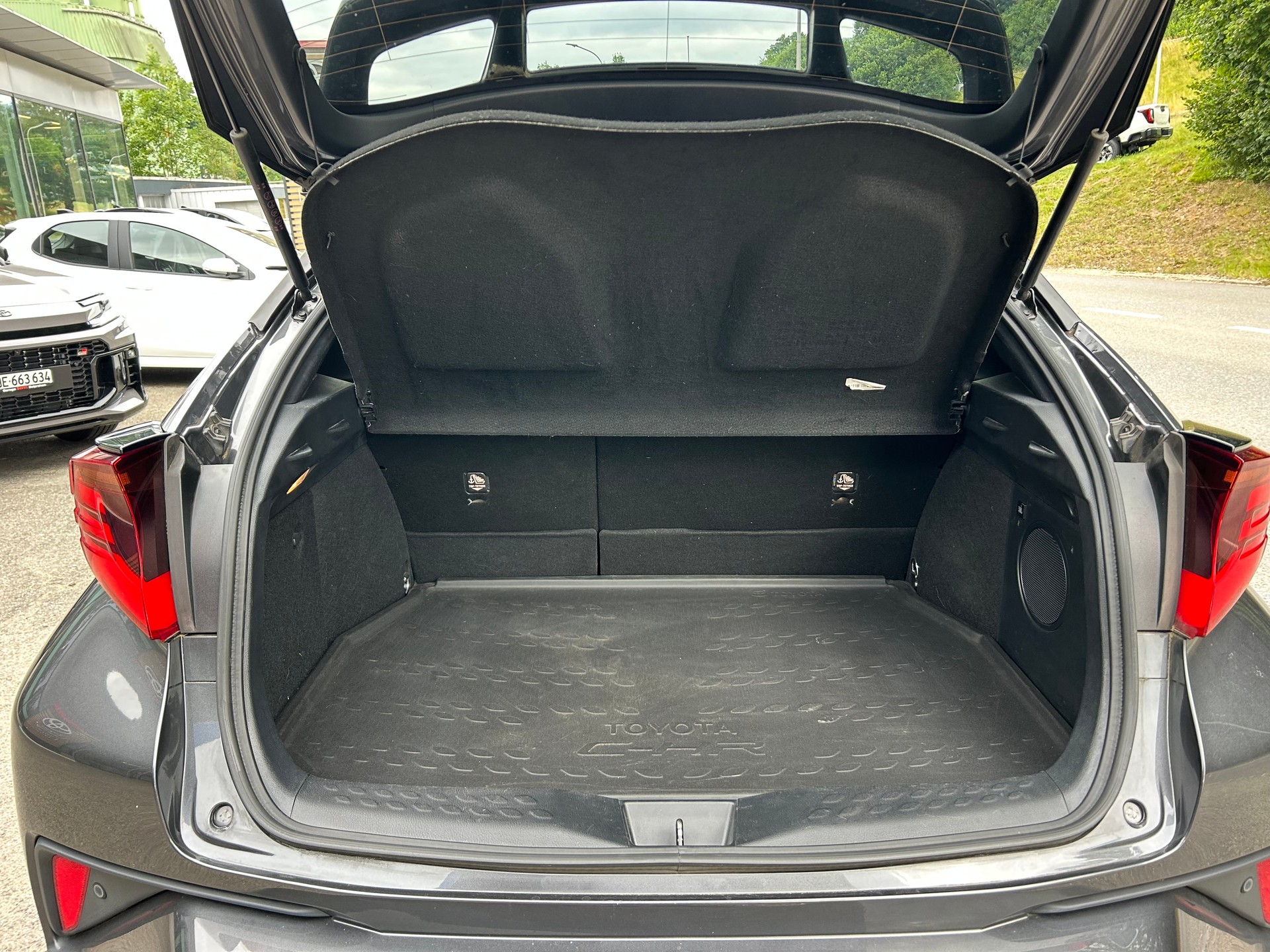 TOYOTA C-HR 2.0 HSD CVT Trend-image-7