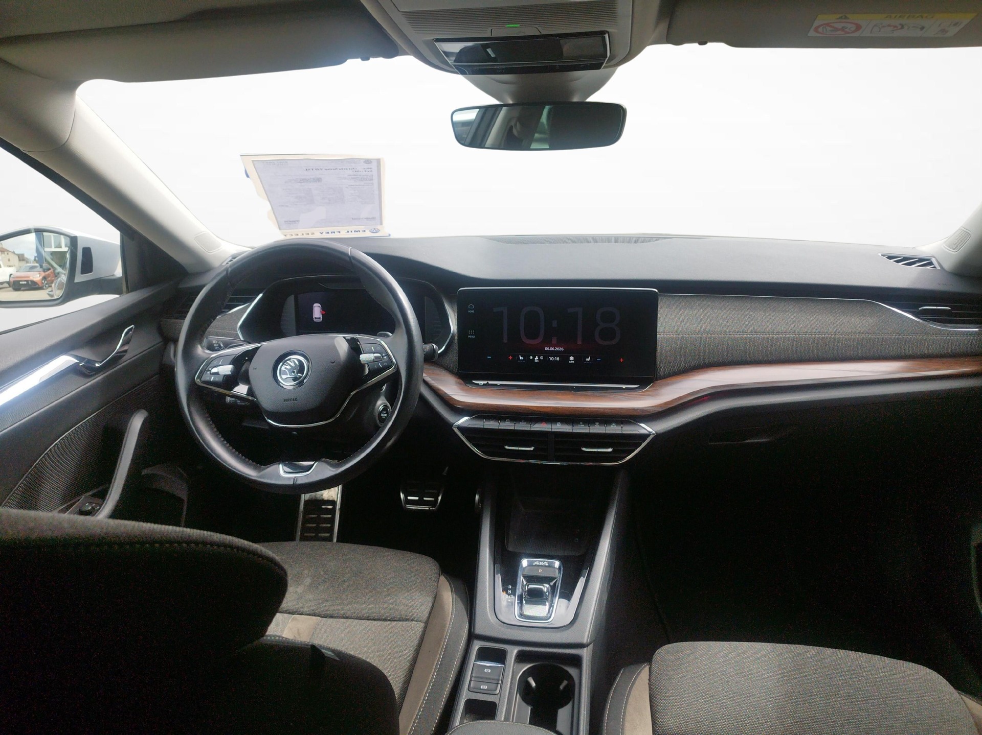 SKODA Octavia Scout 2.0 TSI 4x4 DSG-image-8