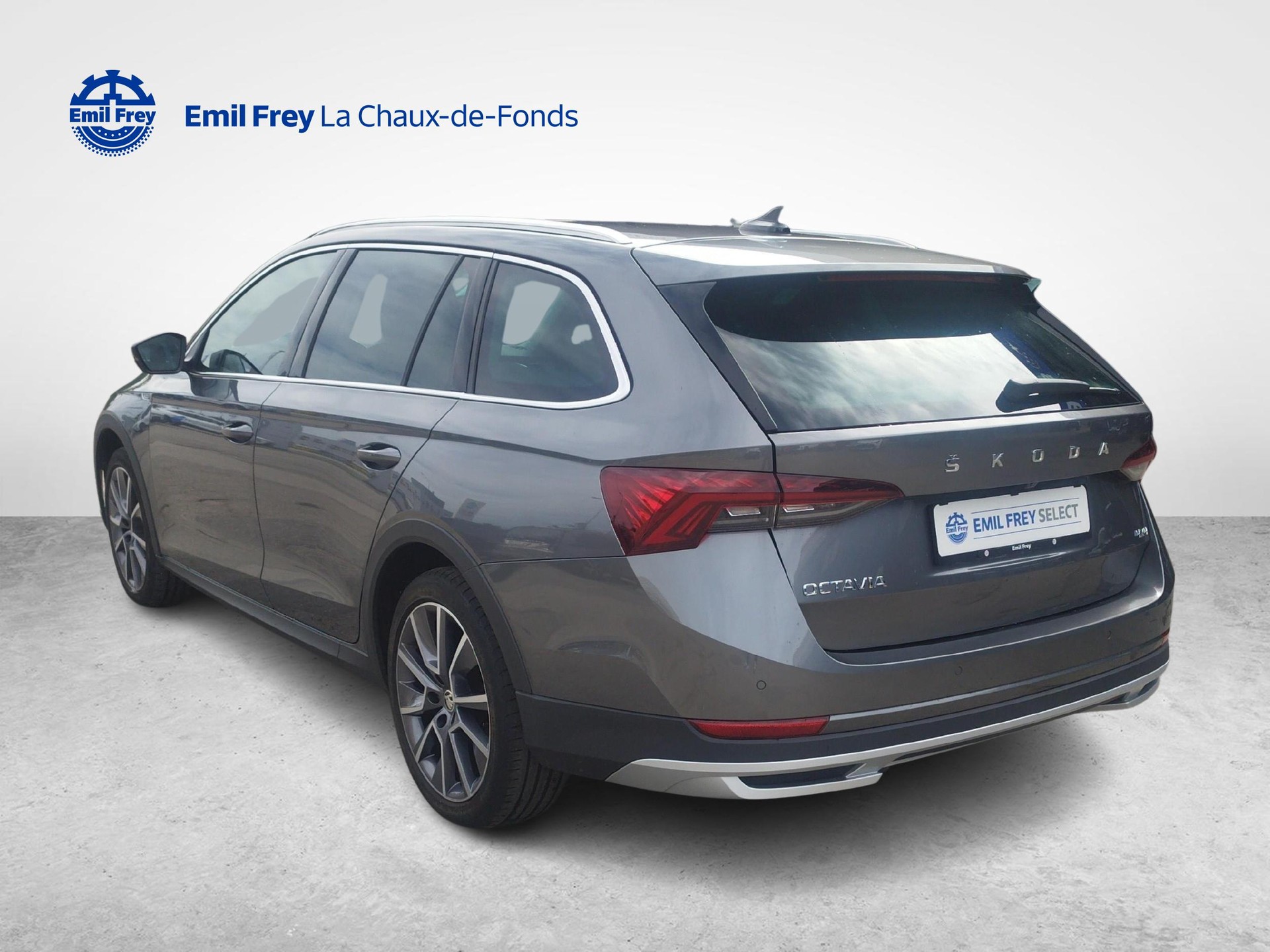 SKODA Octavia Scout 2.0 TSI 4x4 DSG-image-2