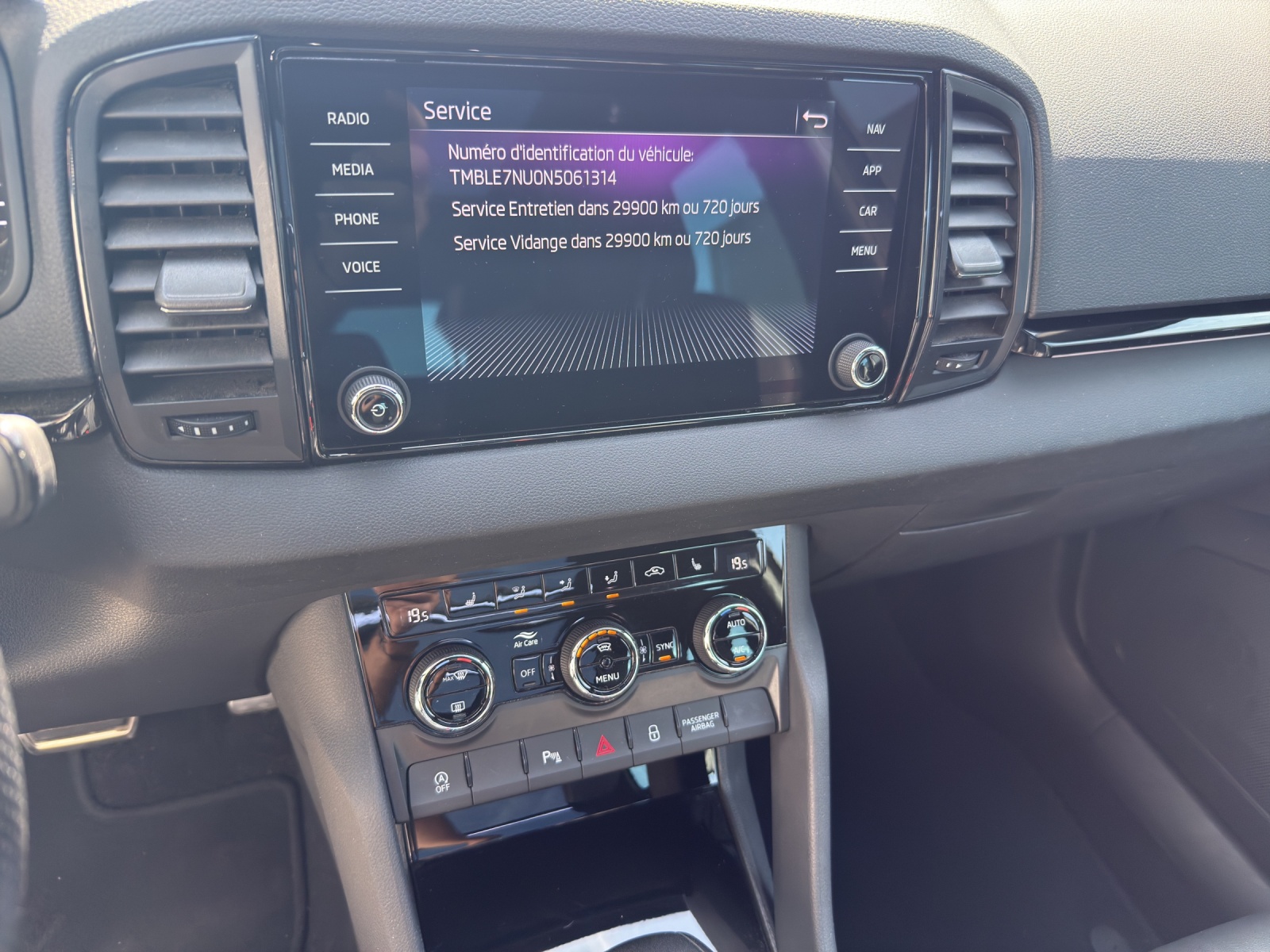 SKODA Karoq 2.0 TSI SportLine 4x4 DSG-image-10