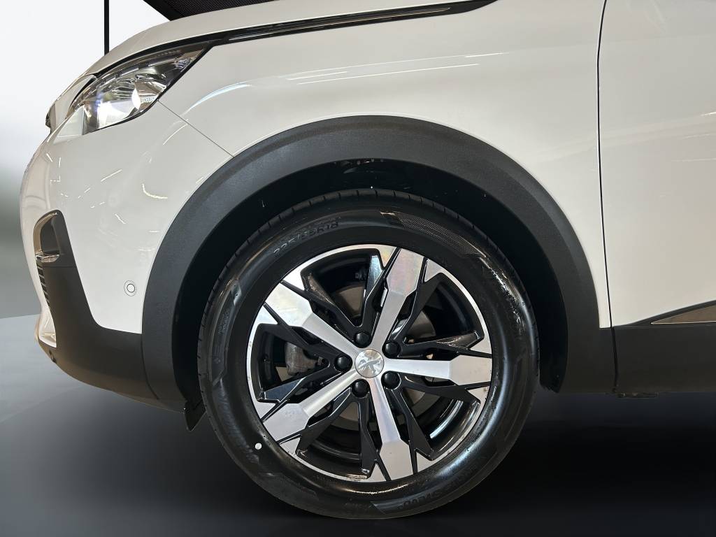 PEUGEOT 5008 1.2 Pure Tech Allure EAT8-image-15