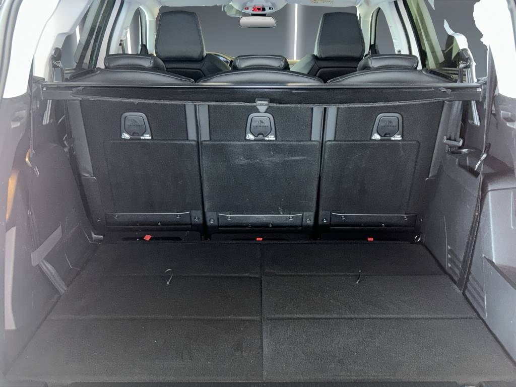 PEUGEOT 5008 1.2 Pure Tech Allure EAT8-image-11