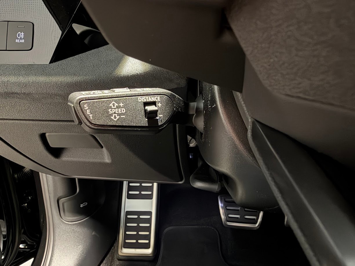 AUDI RS3 Sportback 2.5 TSI quattro S-tronic-image-6