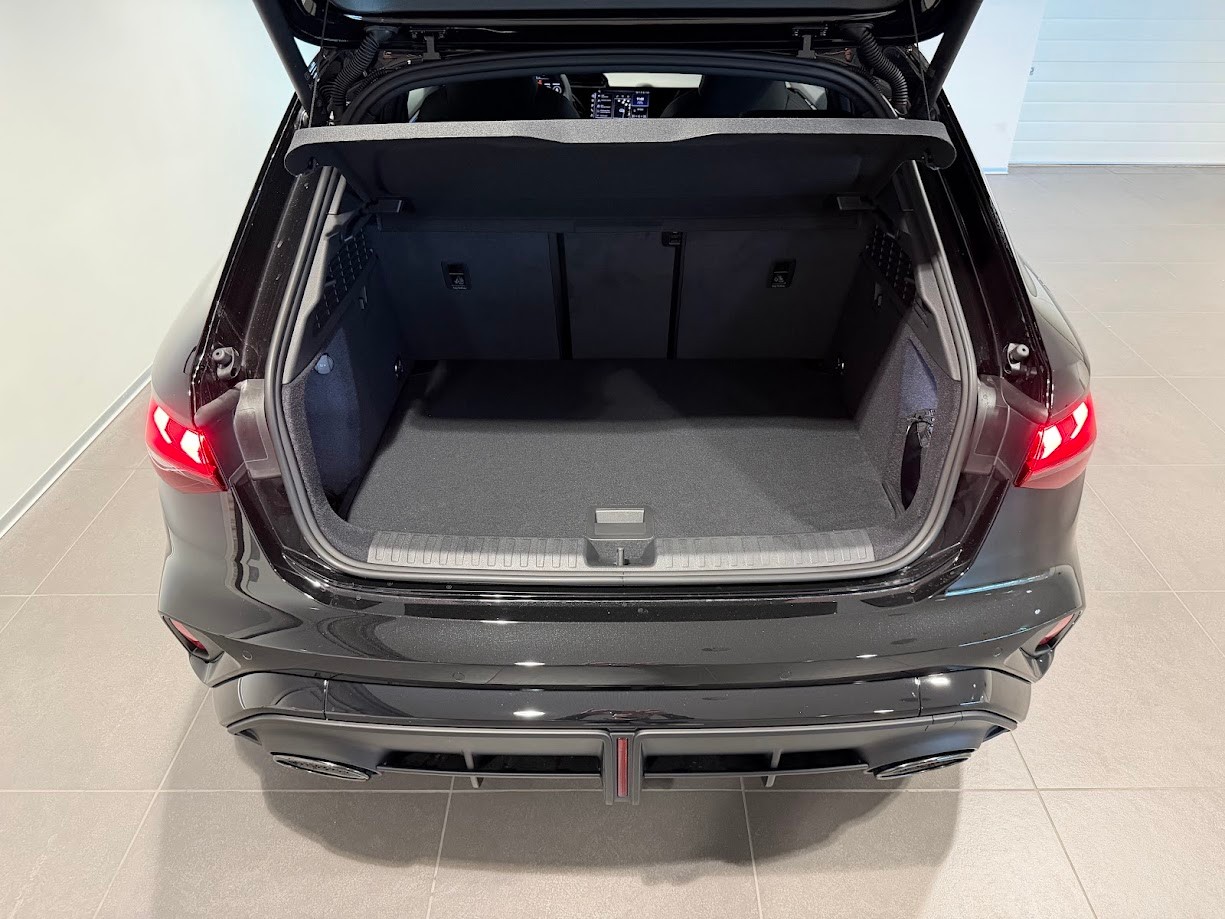 AUDI RS3 Sportback 2.5 TSI quattro S-tronic-image-12