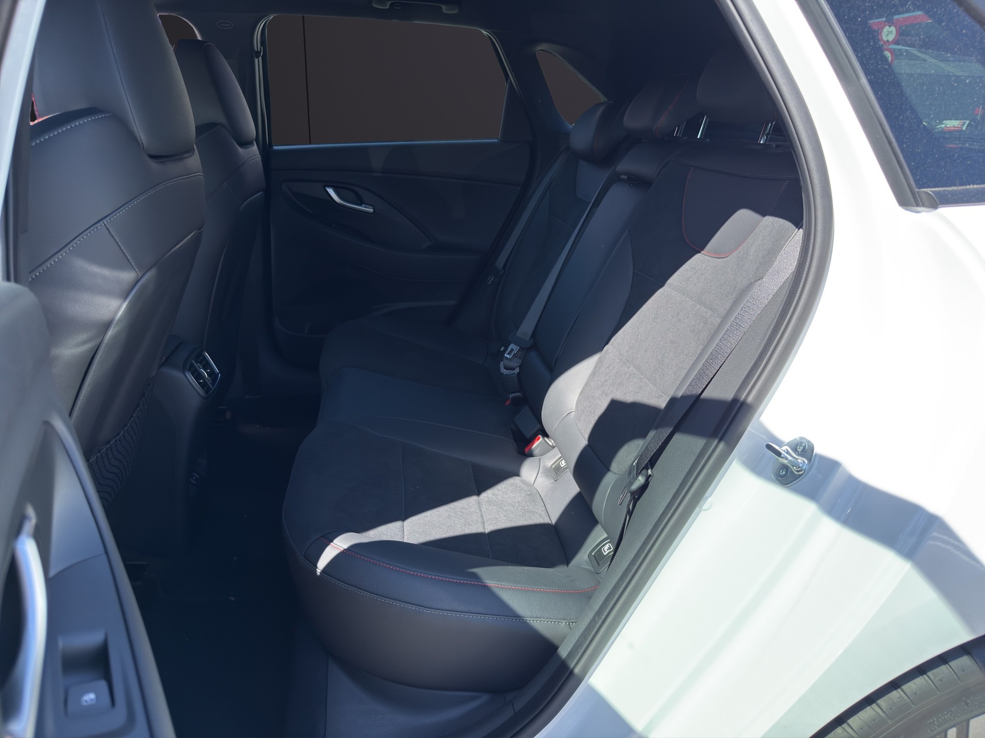 HYUNDAI i30 1.6 T-GDi N-Line DCT-image-15