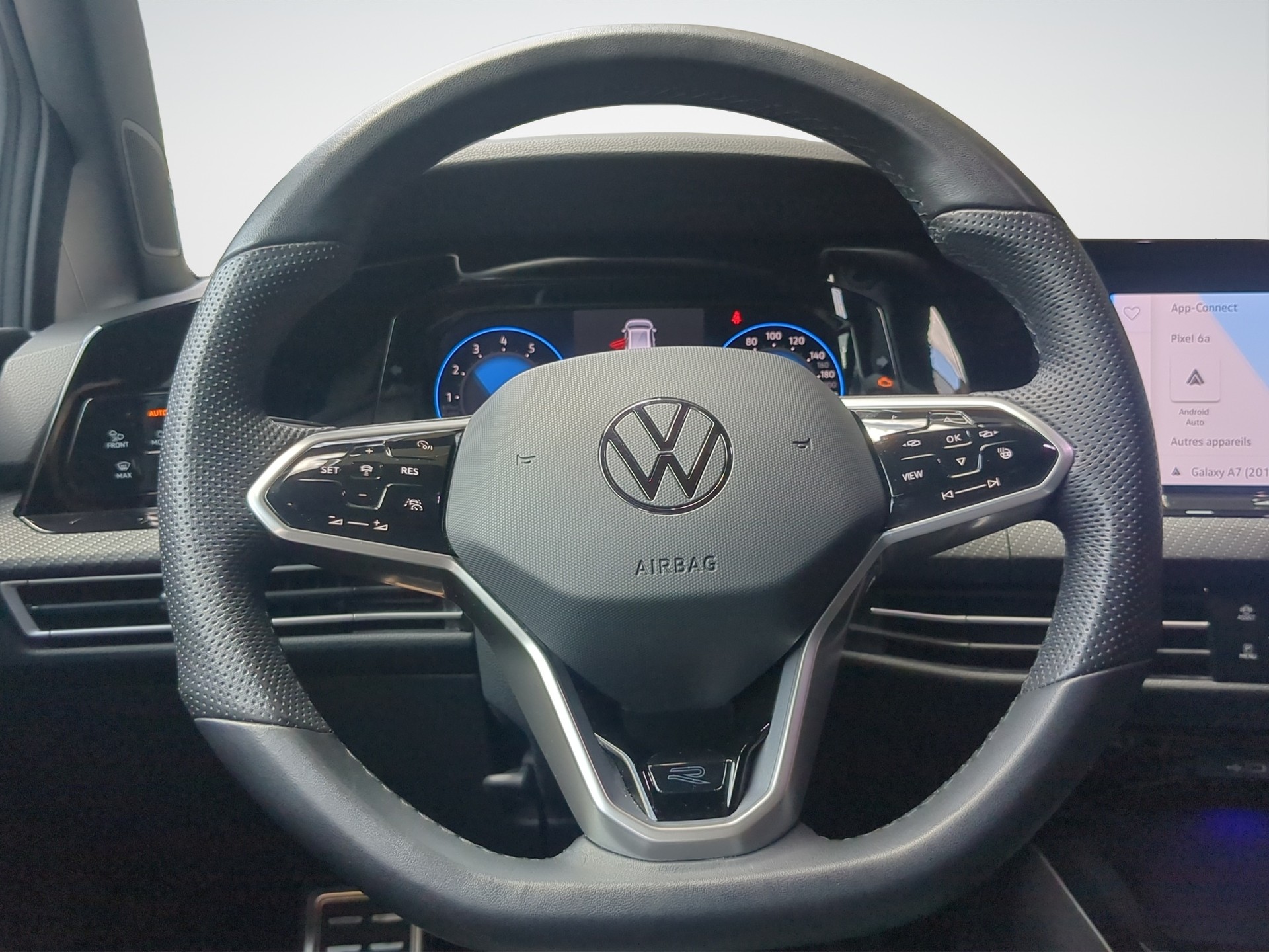 VW Golf Variant 2.0 TSI R-Line DSG 4Motion-image-6