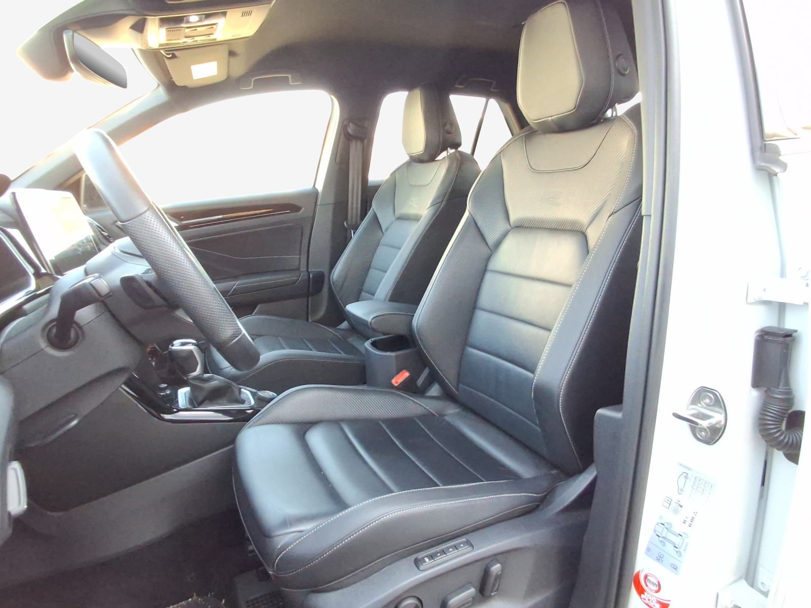 VW T-Roc 2.0 TSI R-Line DSG 4Motion-image-7
