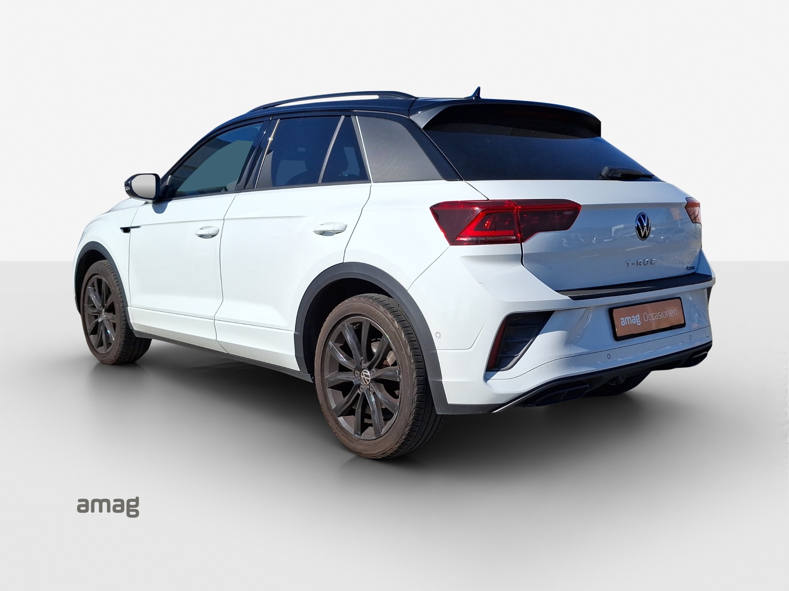 VW T-Roc 2.0 TSI R-Line DSG 4Motion-image-2