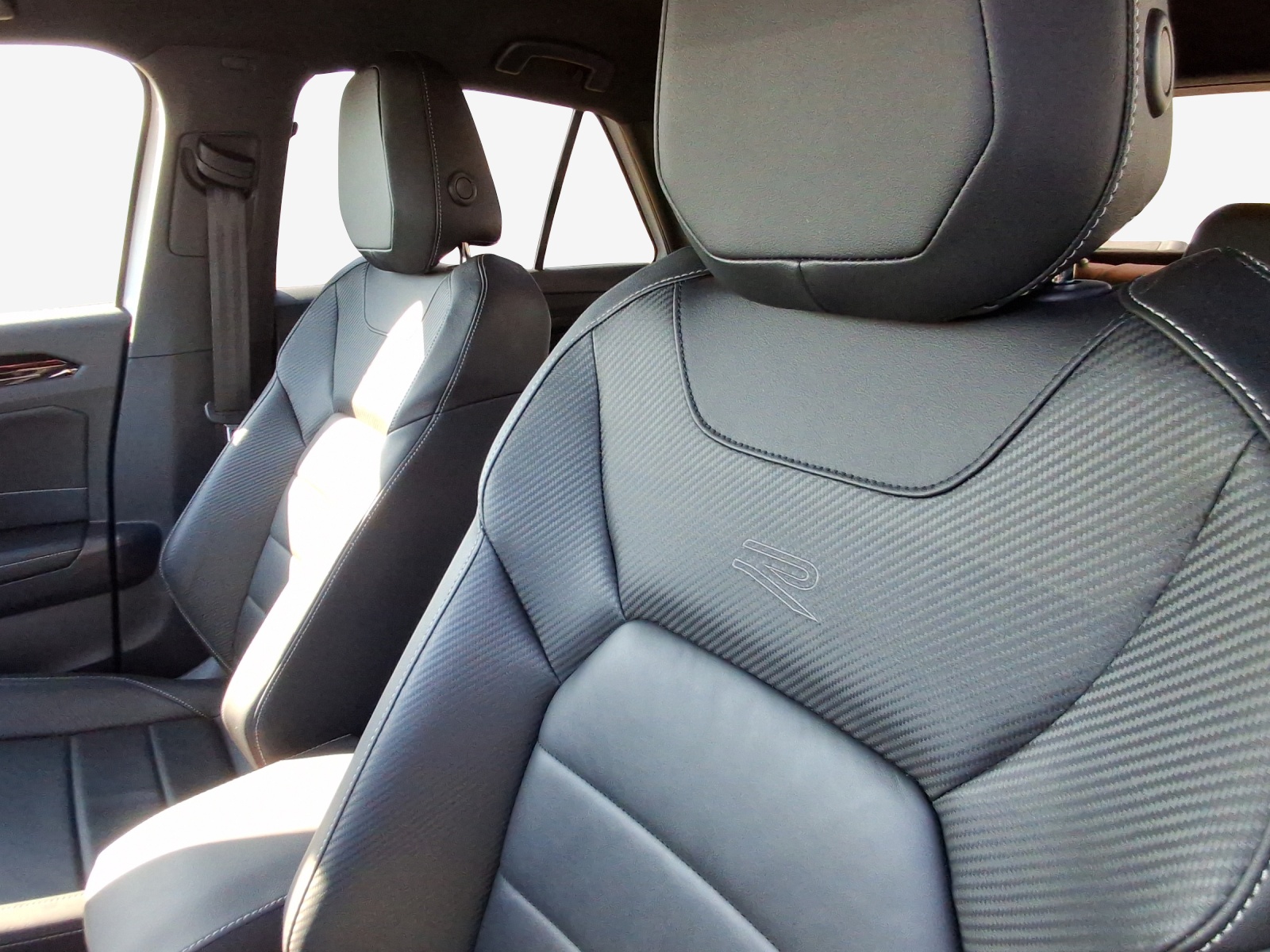 VW T-Roc 2.0 TSI R-Line DSG 4Motion-image-14
