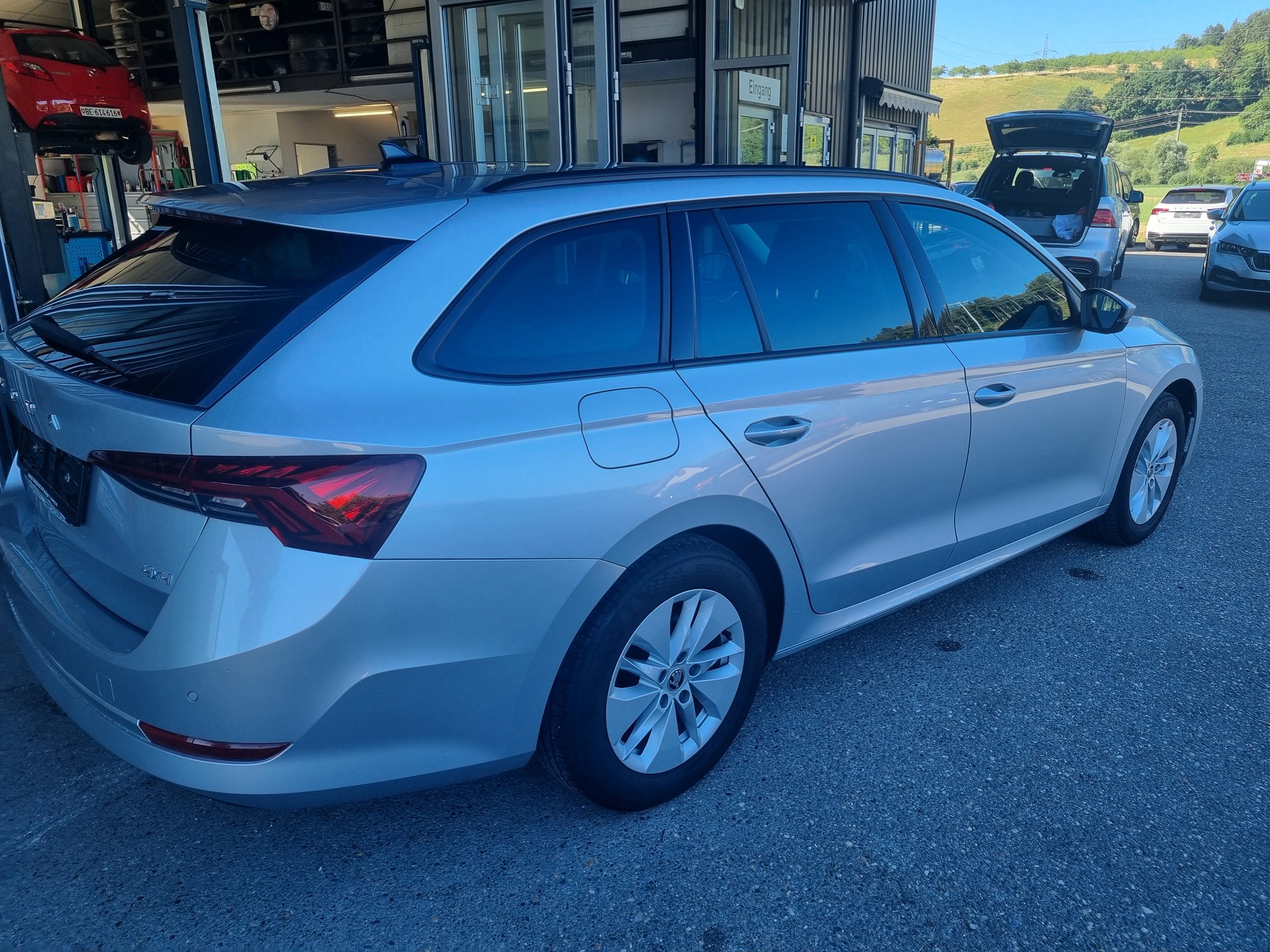 SKODA Octavia Combi 2.0 TDI DSG Ambition 4x4-image-3