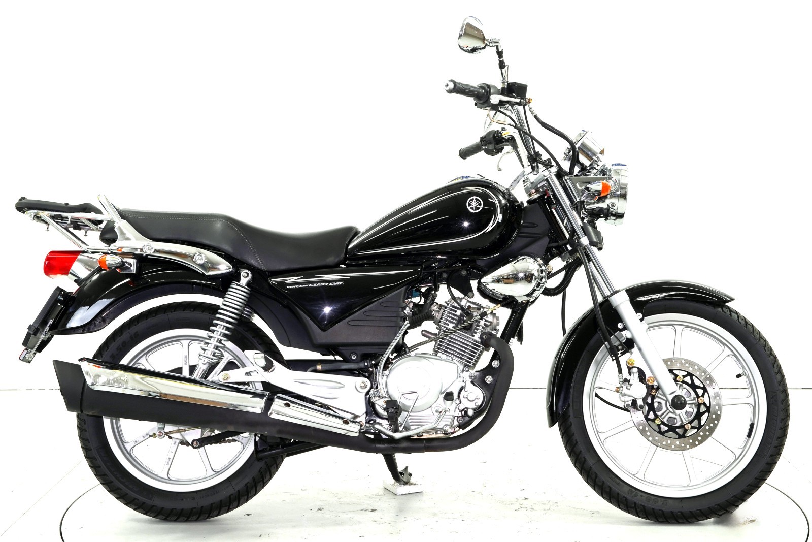 YAMAHA YB 125 ABS-showroom-element-3
