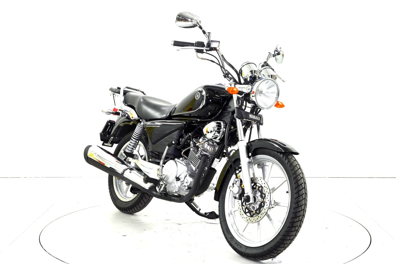 YAMAHA YB 125 ABS-showroom-element-1