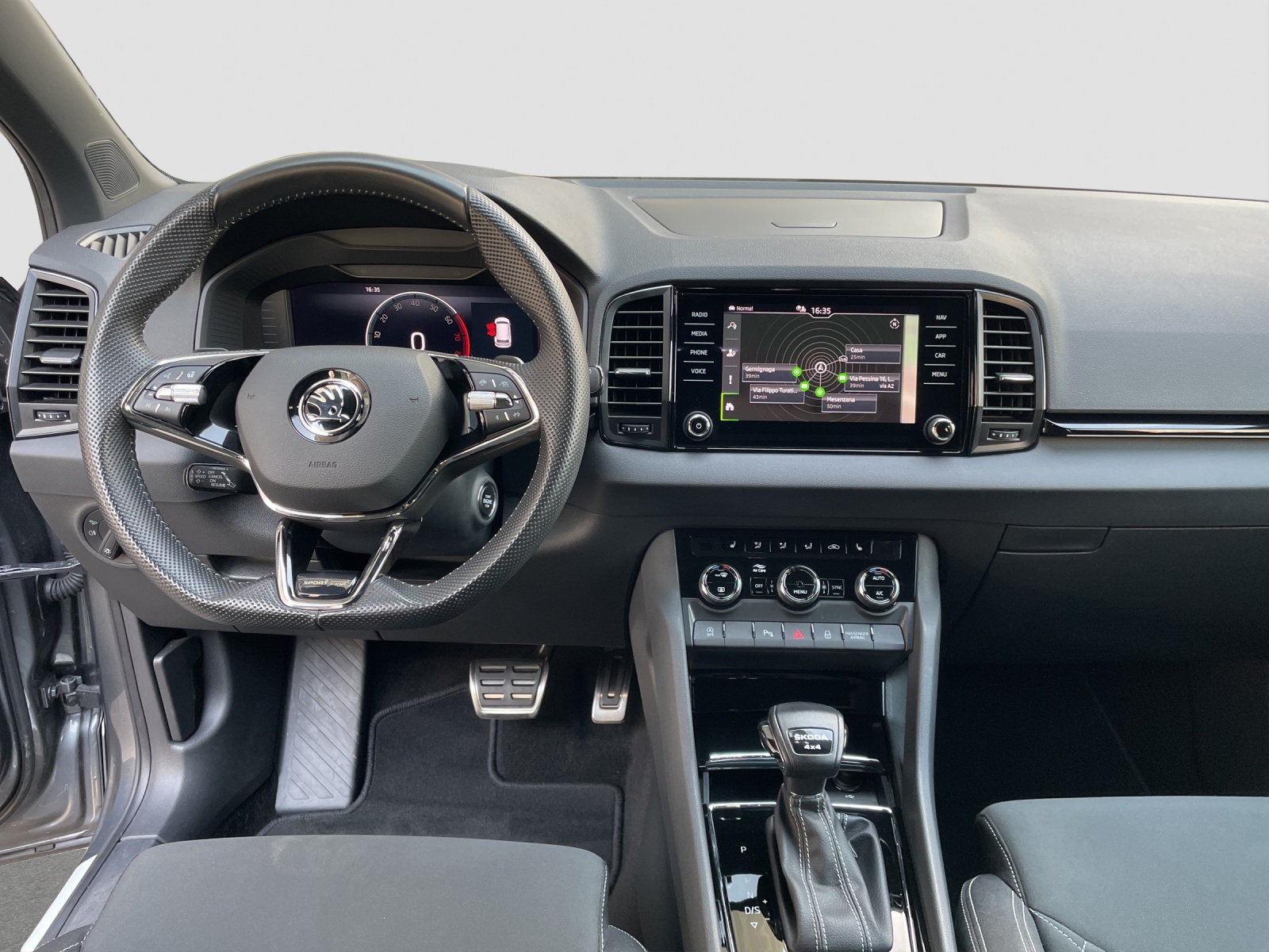 SKODA Karoq 2.0 TSI SportLine 4x4 DSG-image-8