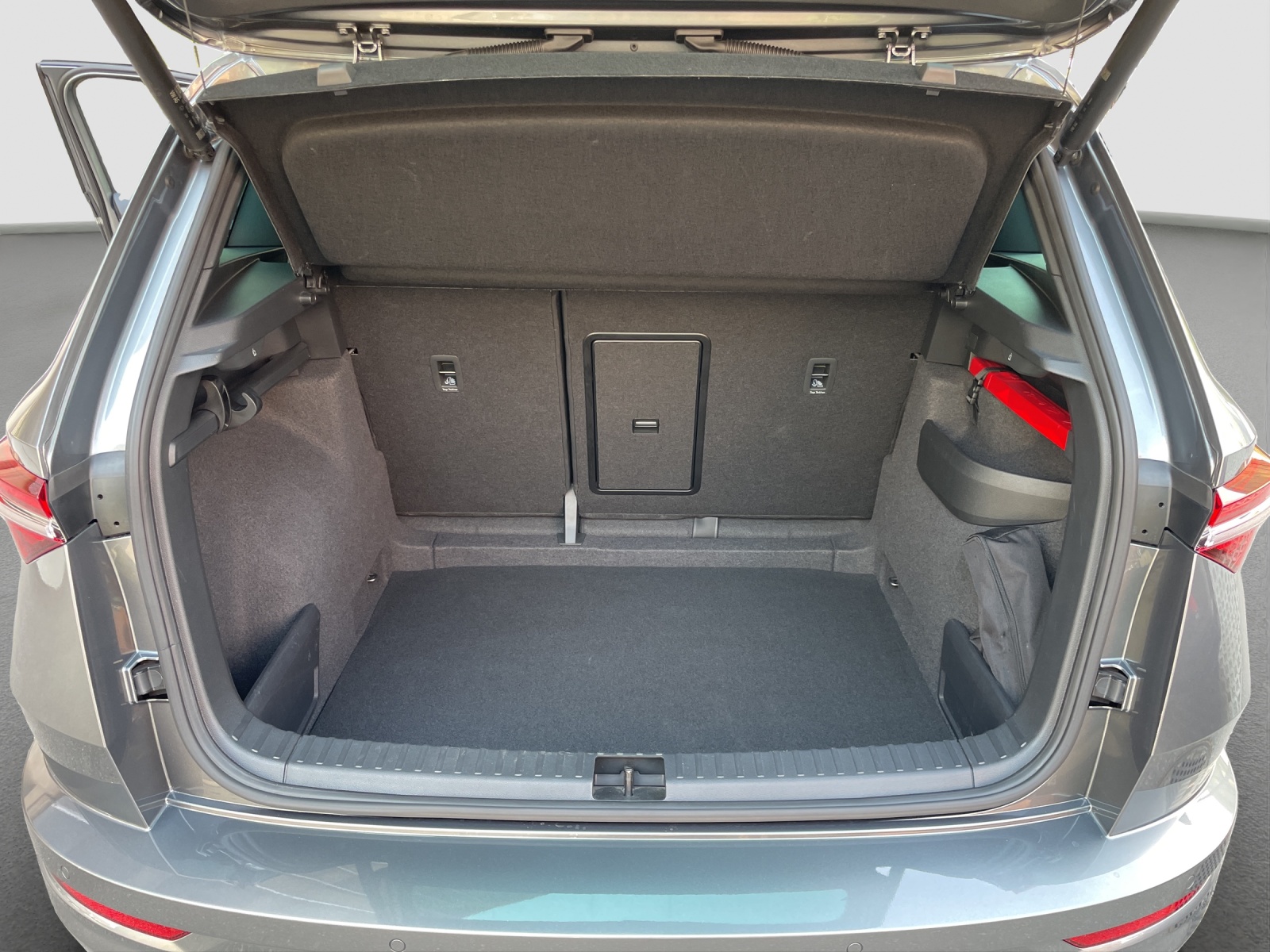 SKODA Karoq 2.0 TSI SportLine 4x4 DSG-image-9