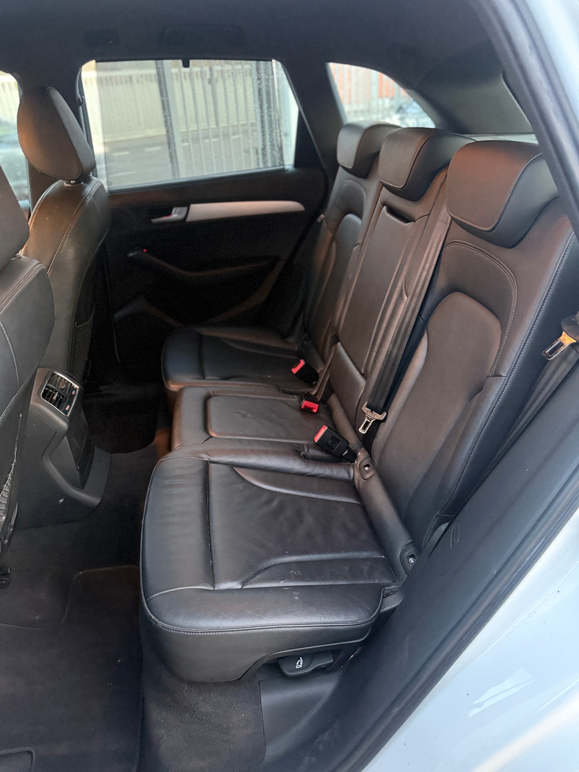 AUDI Q5 3.0 TDI quattro S-tronic-image-5