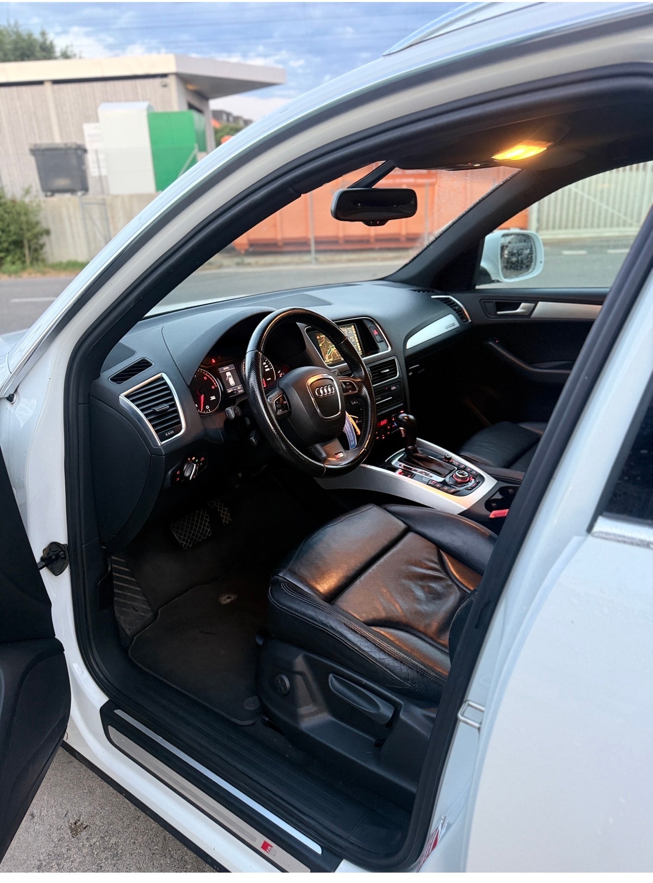 AUDI Q5 3.0 TDI quattro S-tronic-image-3