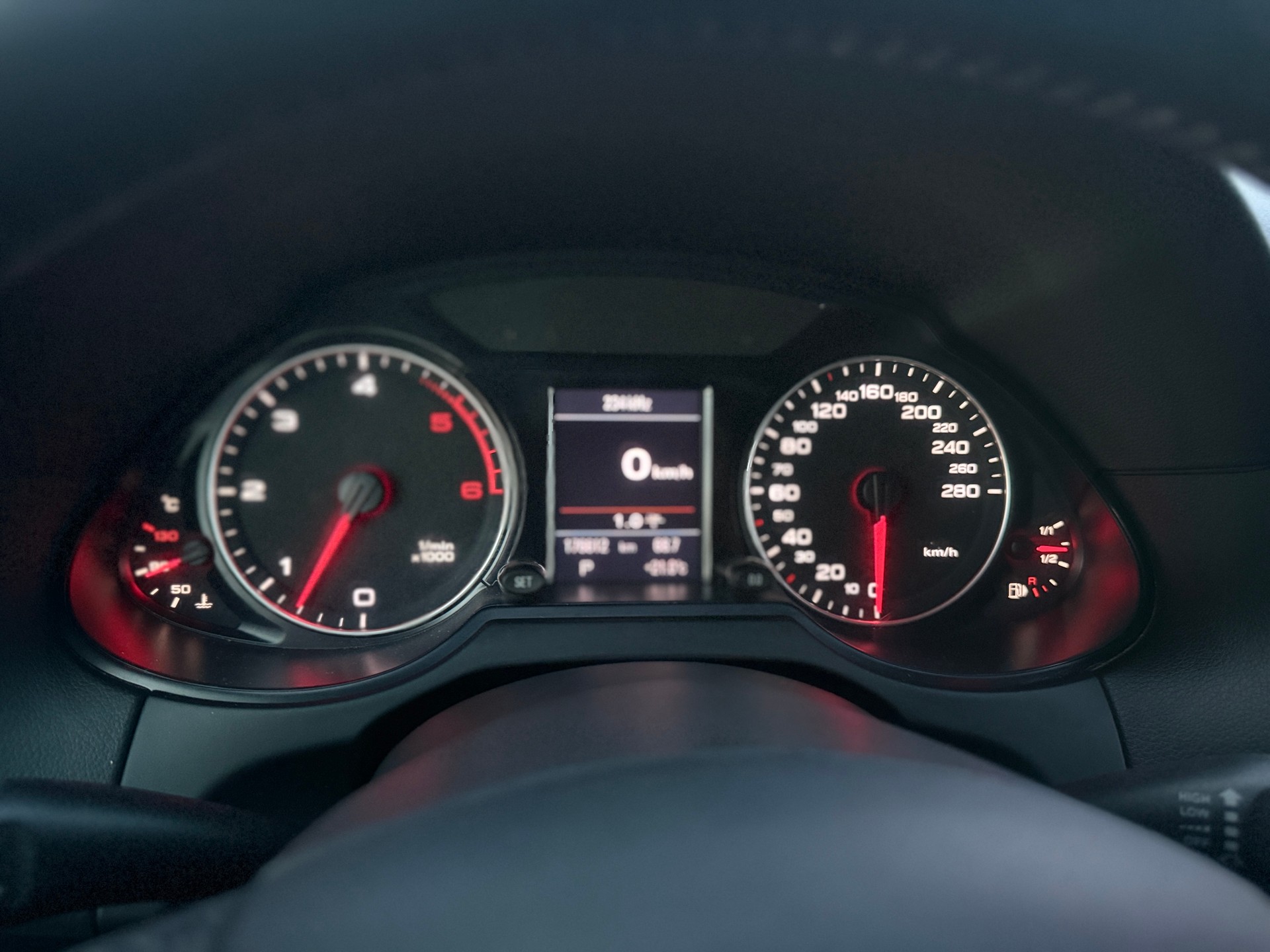 AUDI Q5 3.0 TDI quattro S-tronic-image-15