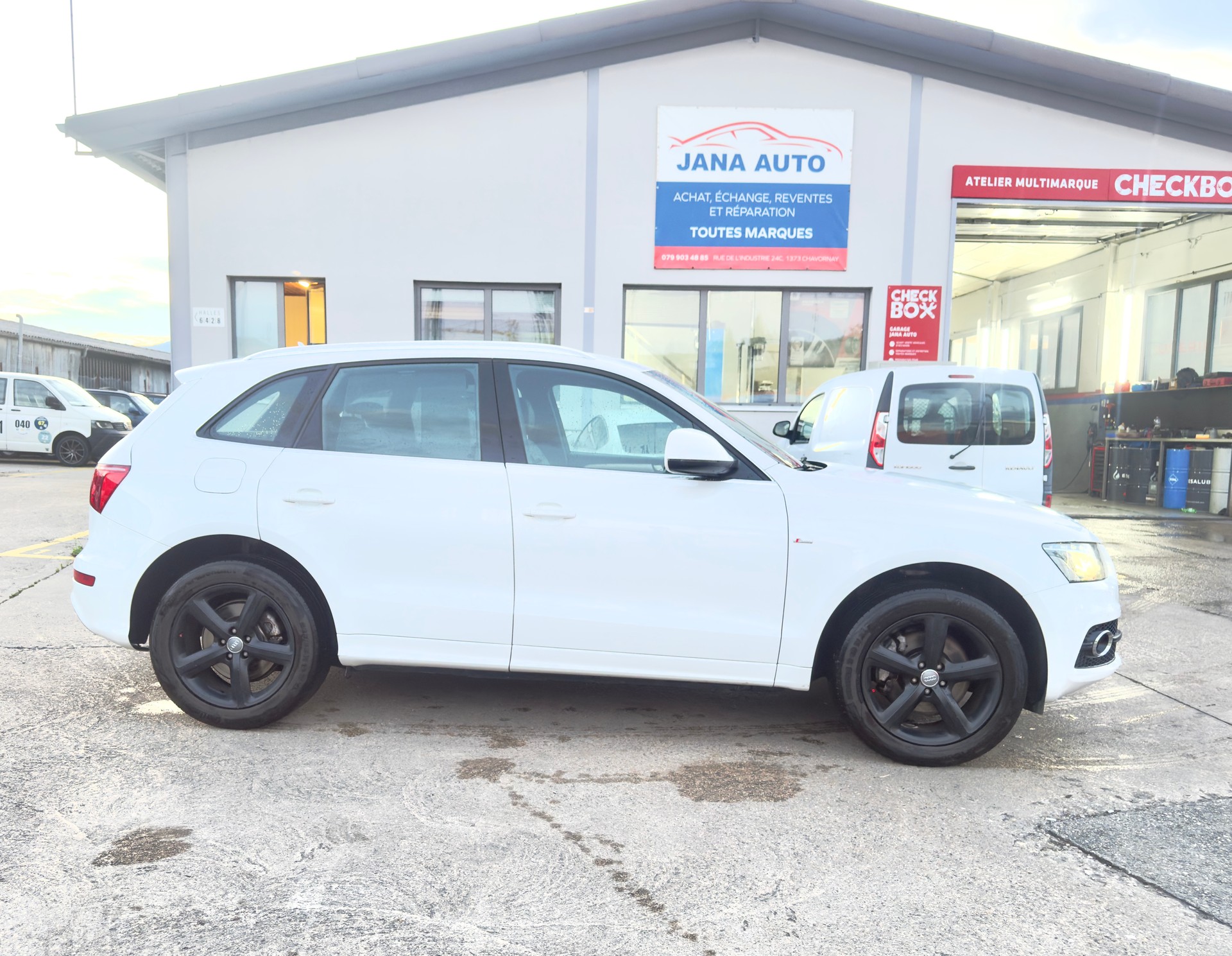 AUDI Q5 3.0 TDI quattro S-tronic-image-7