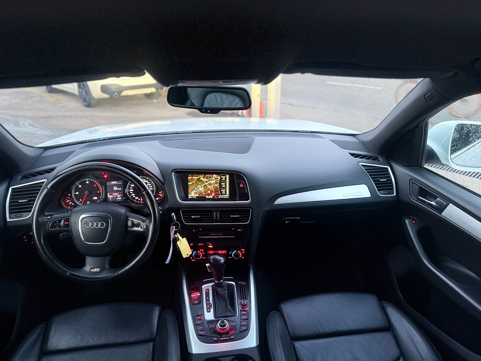 AUDI Q5 3.0 TDI quattro S-tronic-image-4