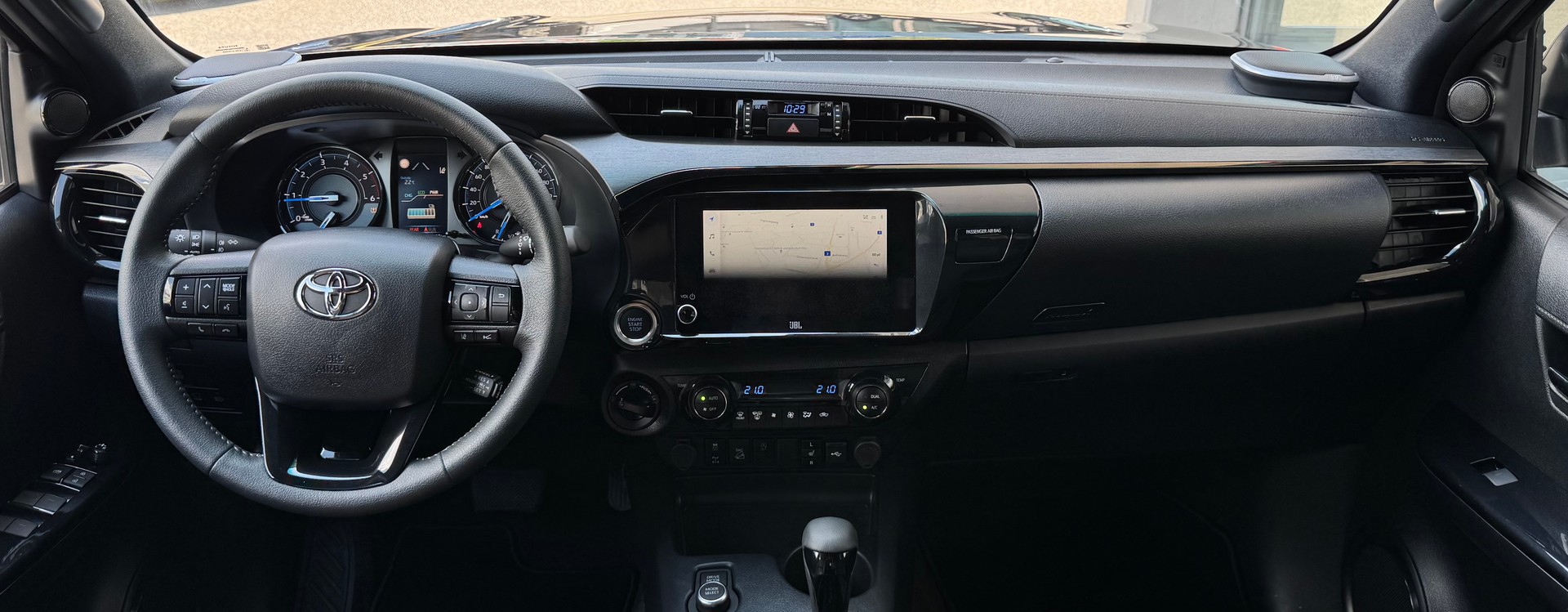 TOYOTA Hilux 2.8D-4D Invincible Double Cab 4x4 A-image-13