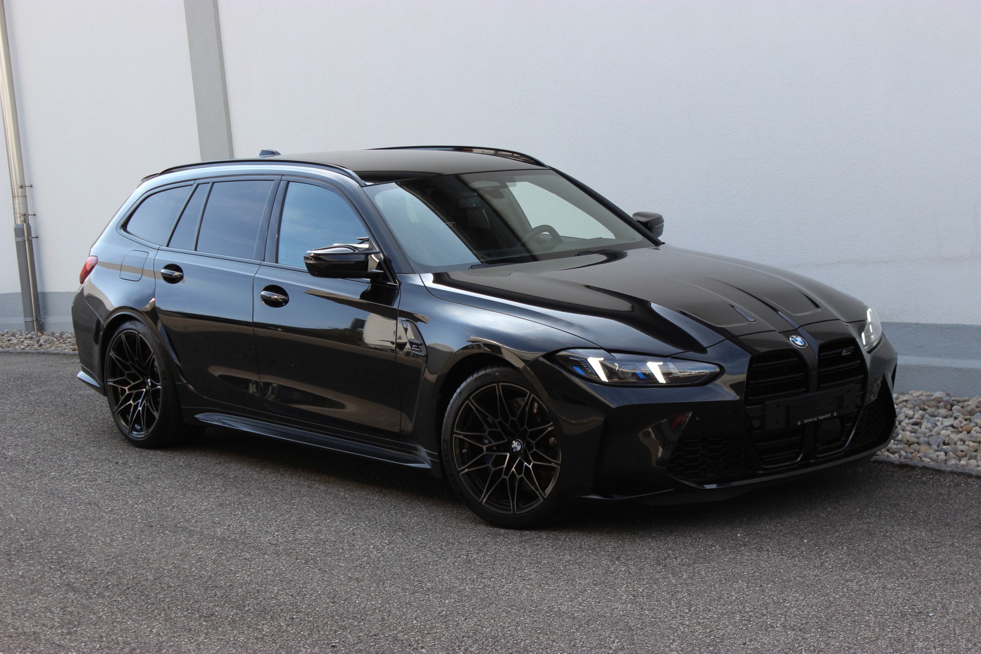 BMW M3 Touring xDrive Competition-image-2
