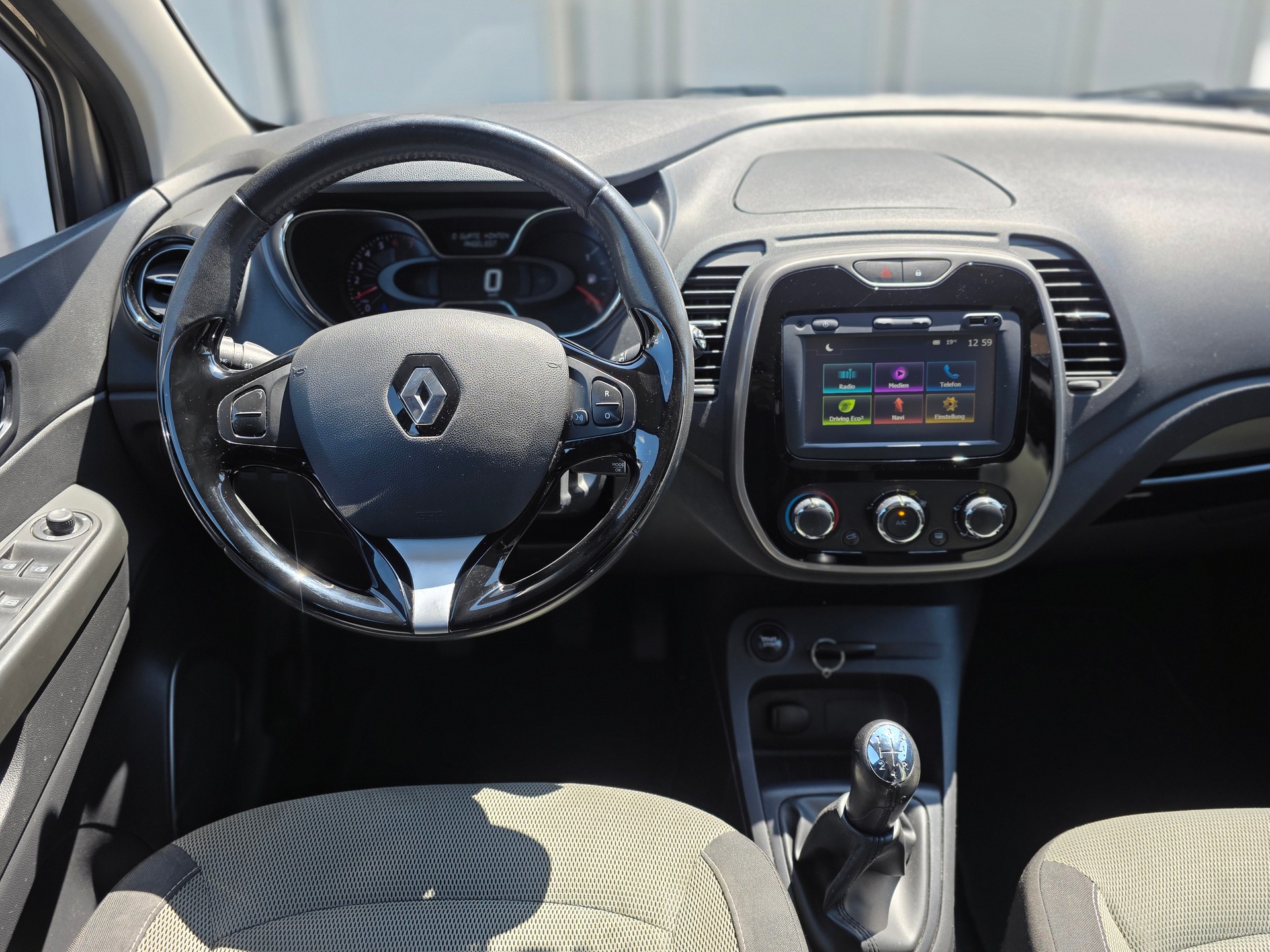 RENAULT Captur 0.9 12V Privilège-image-3