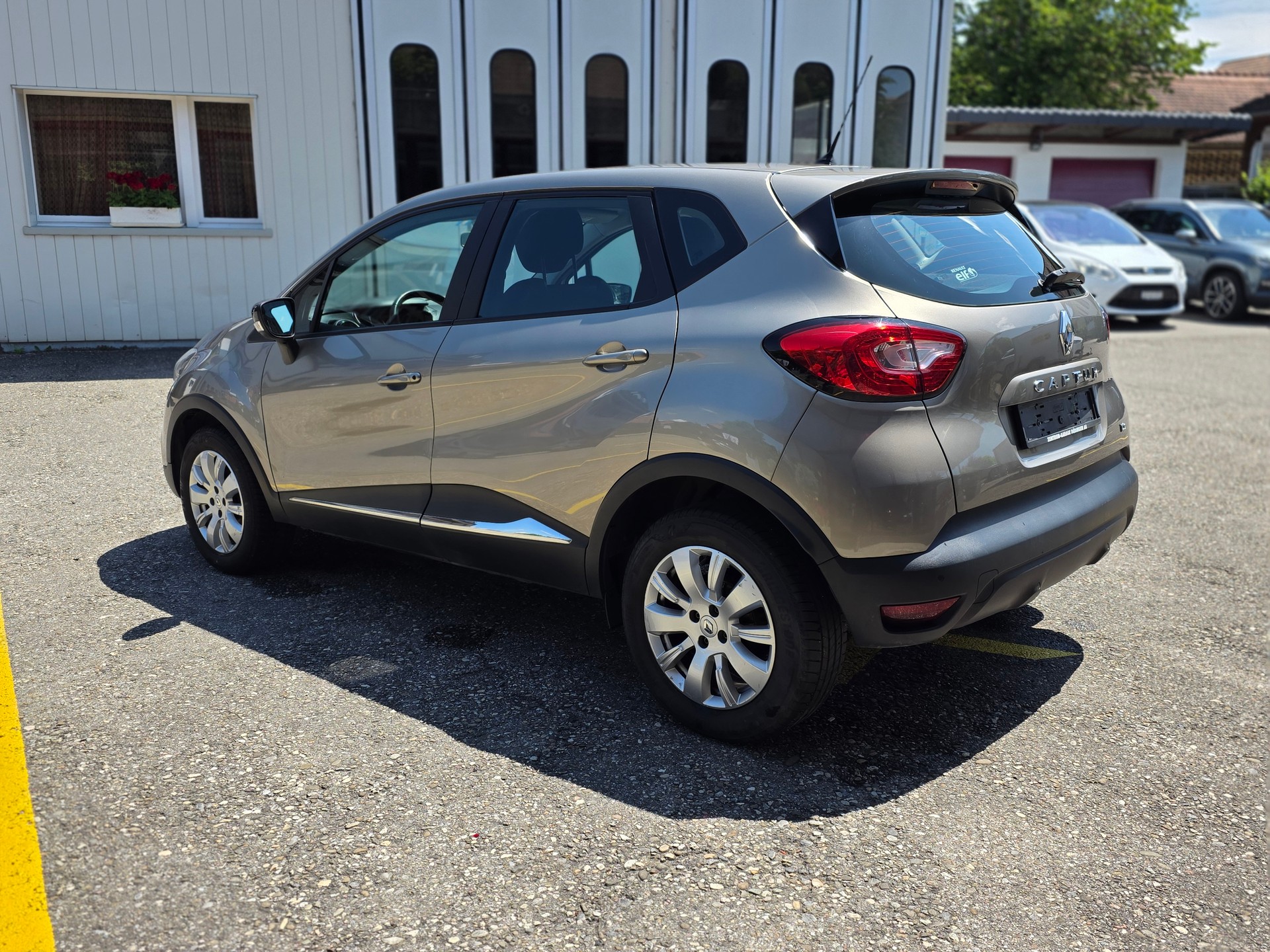 RENAULT Captur 0.9 12V Privilège-image-2