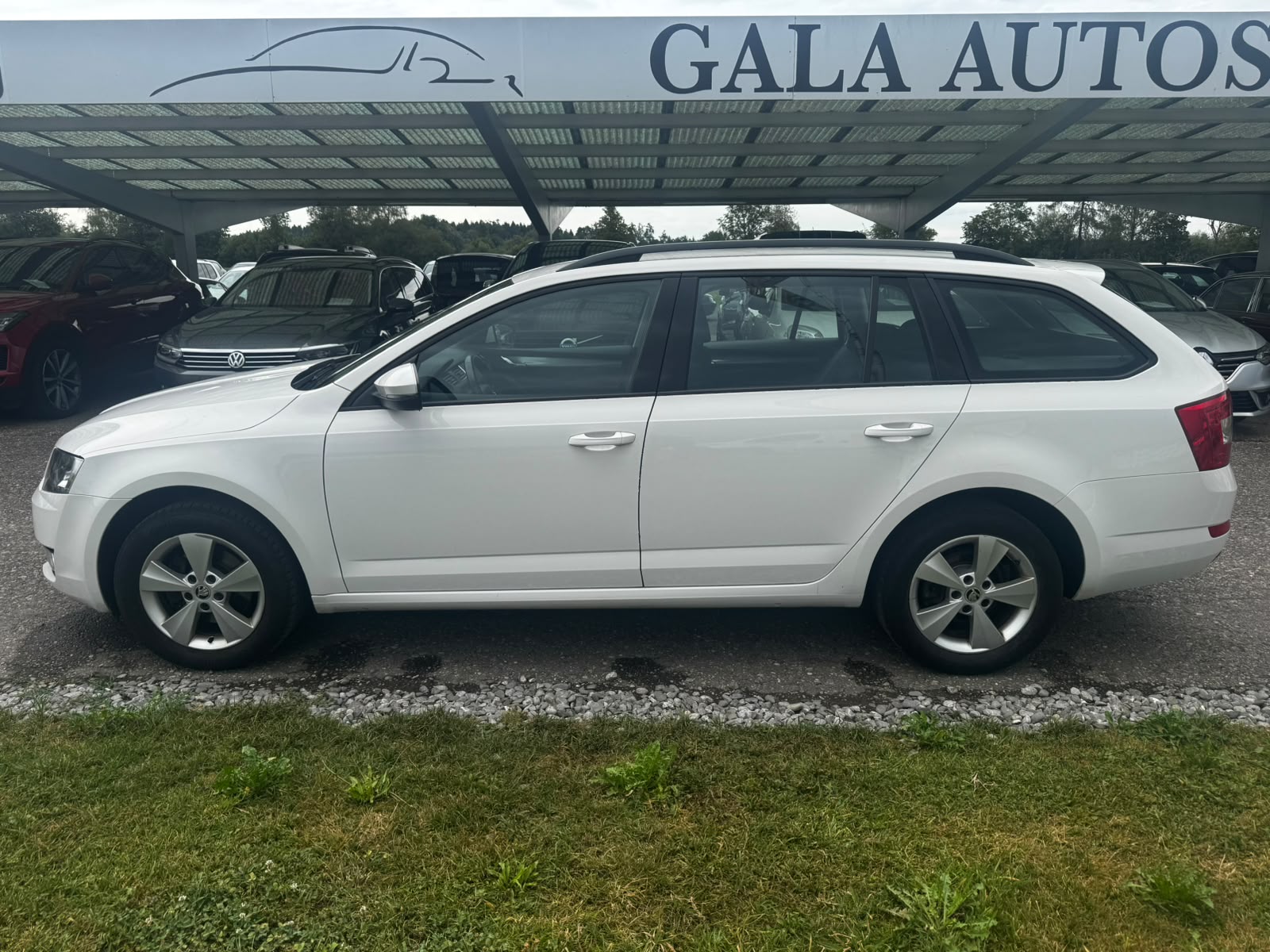 SKODA Octavia Combi 2.0 TDI Ambition 4x4-image-6