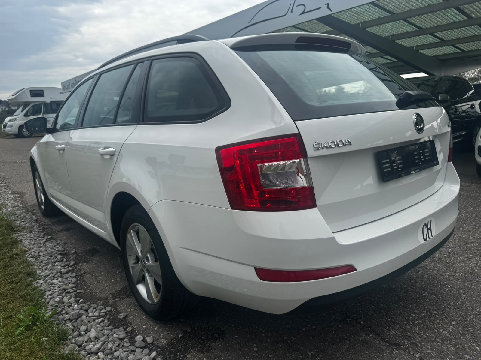 SKODA Octavia Combi 2.0 TDI Ambition 4x4-image-5