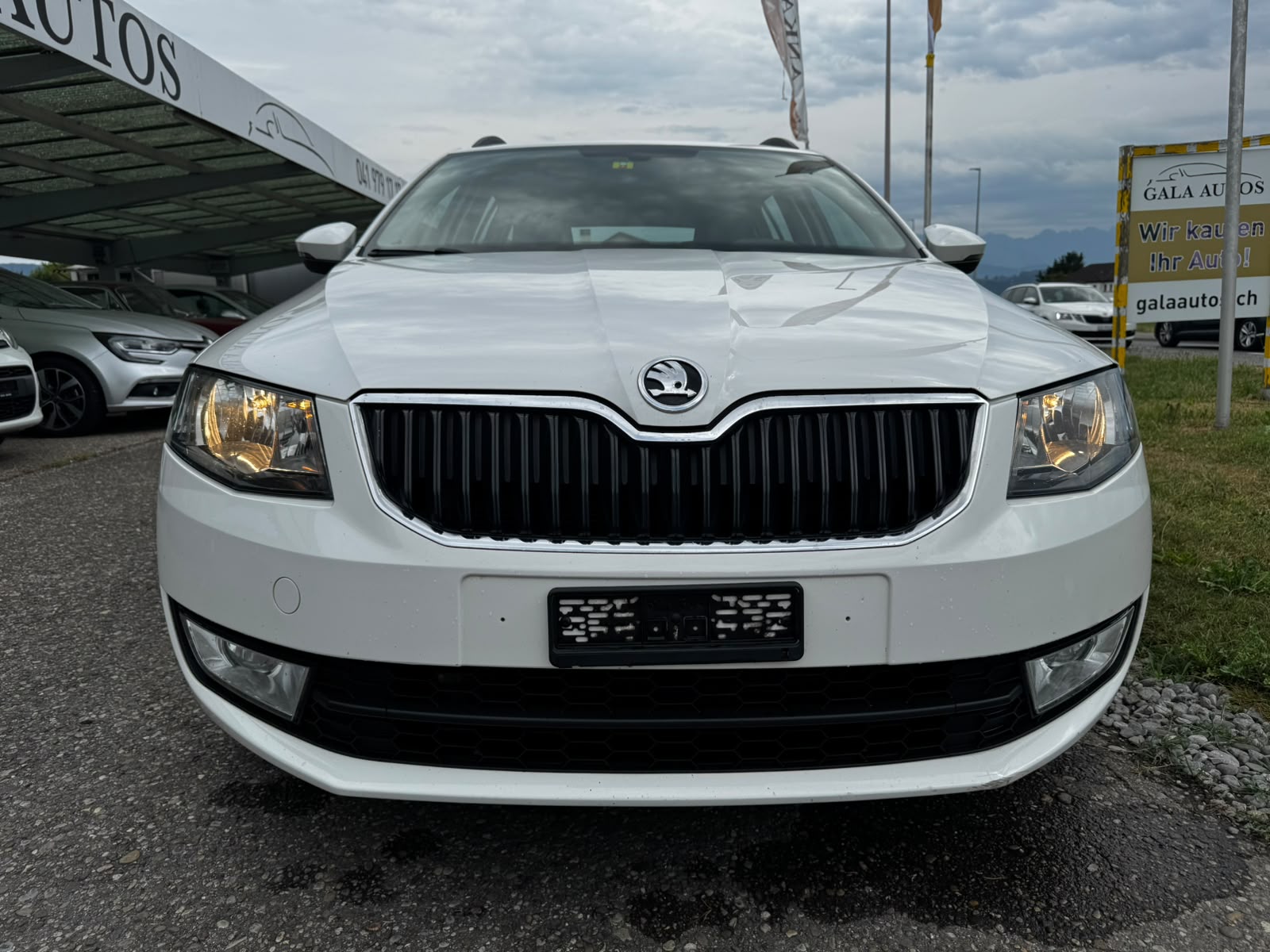 SKODA Octavia Combi 2.0 TDI Ambition 4x4-image-1
