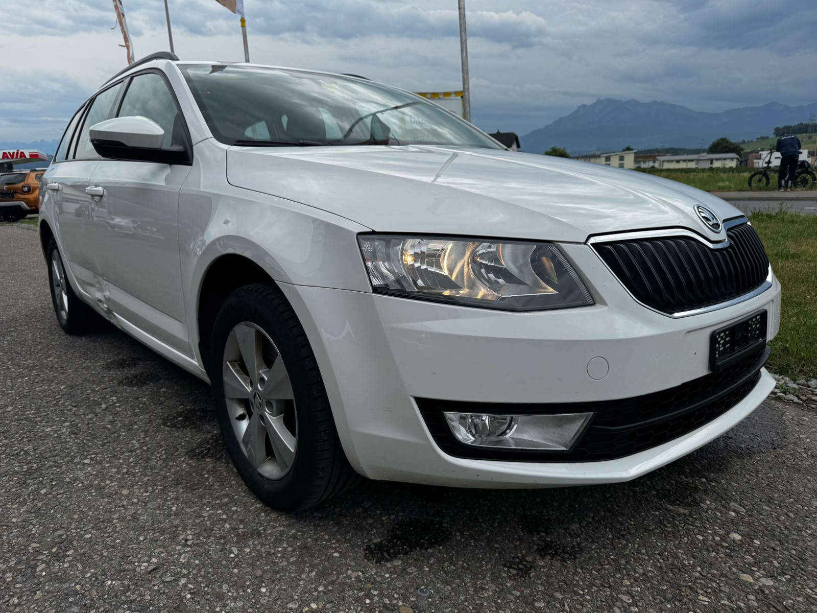 SKODA Octavia Combi 2.0 TDI Ambition 4x4-image-2