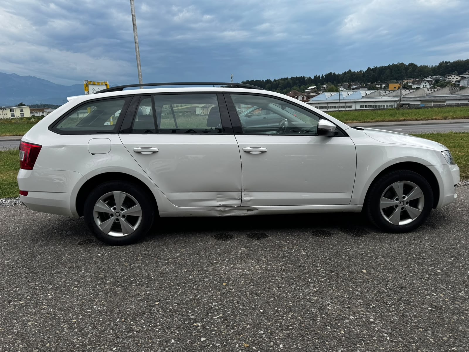 SKODA Octavia Combi 2.0 TDI Ambition 4x4-image-3