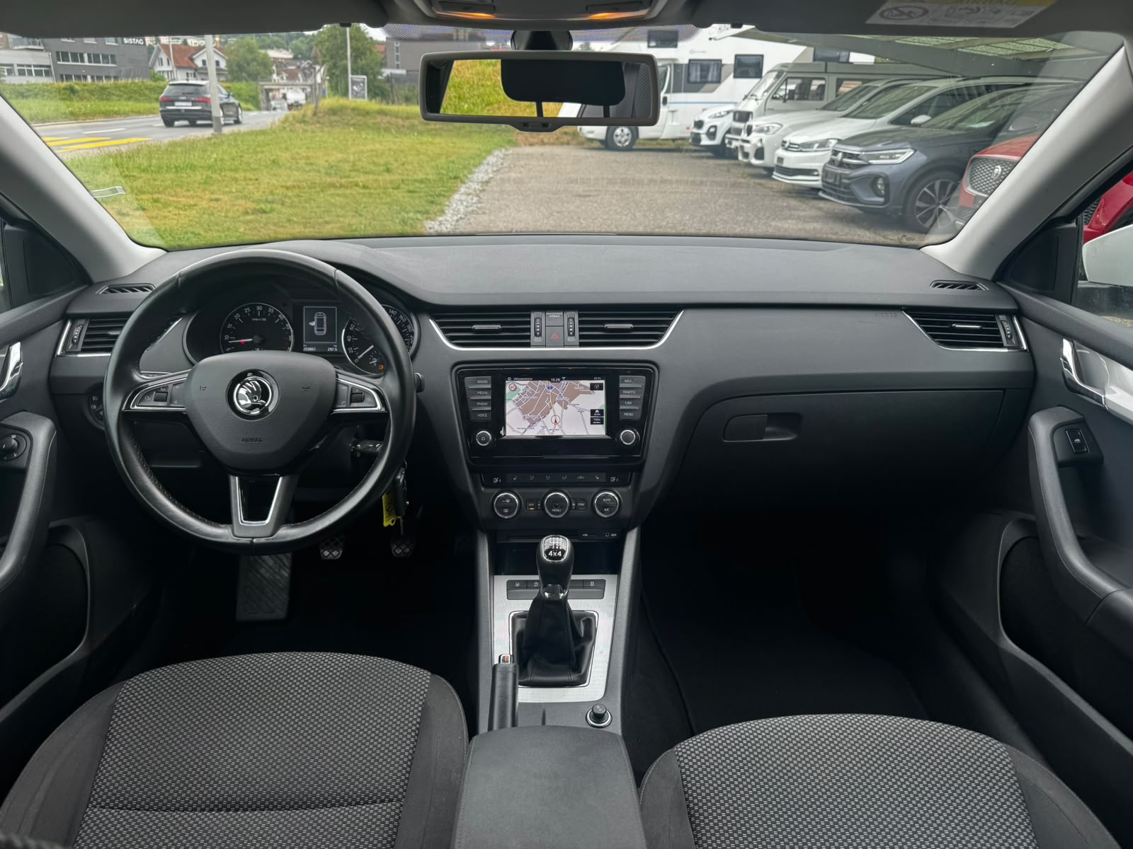 SKODA Octavia Combi 2.0 TDI Ambition 4x4-image-8