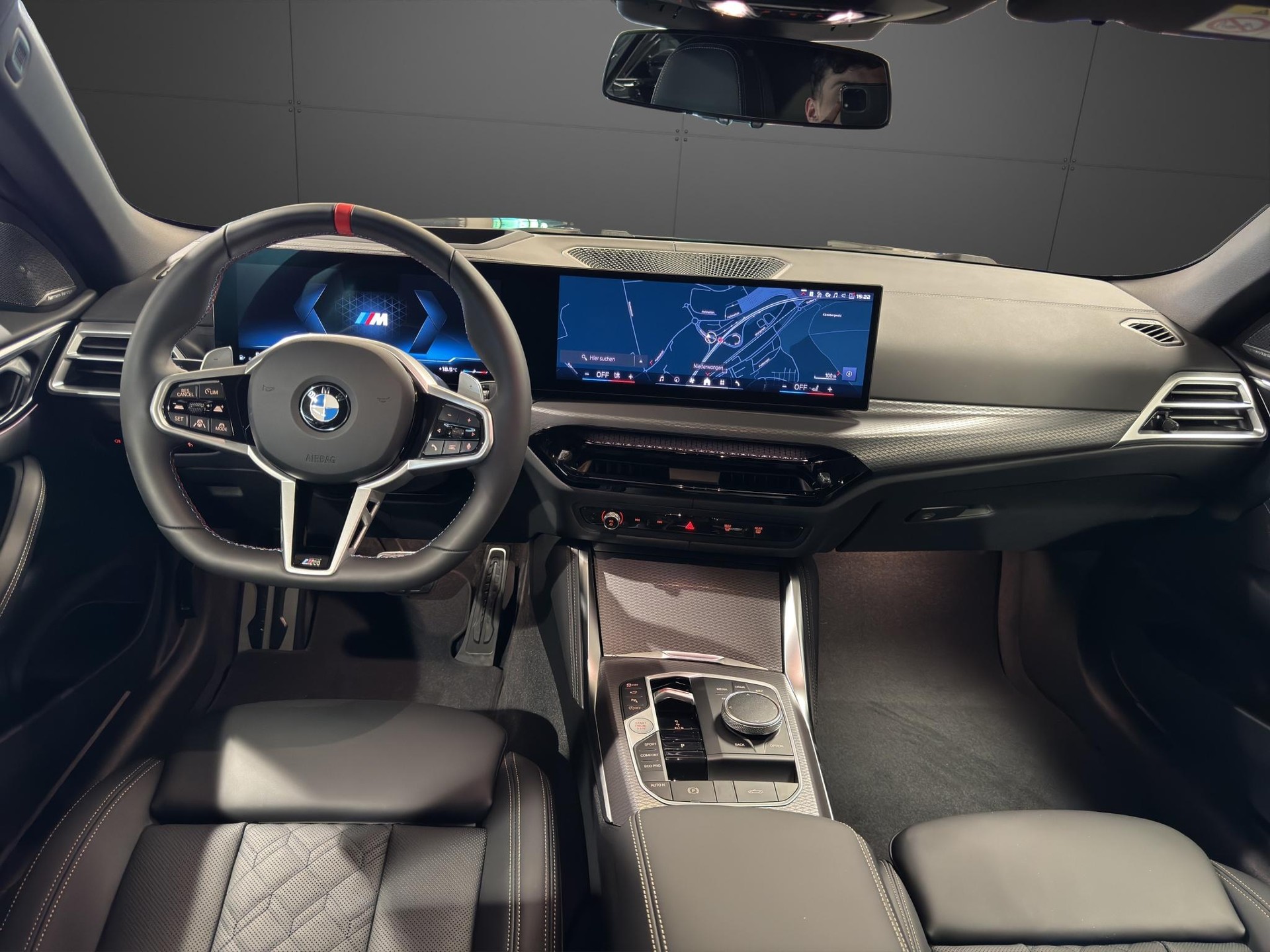 BMW M440i xDrive Cabrio-image-19