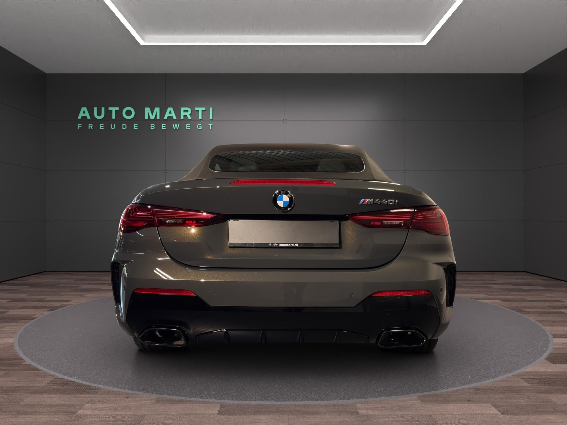 BMW M440i xDrive Cabrio-image-2