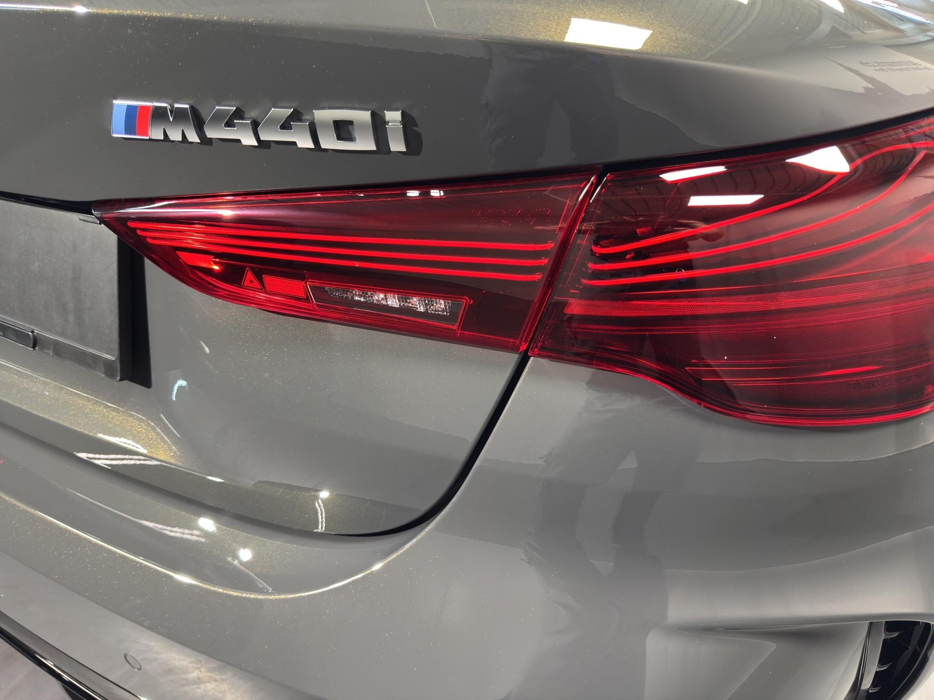 BMW M440i xDrive Cabrio-image-6