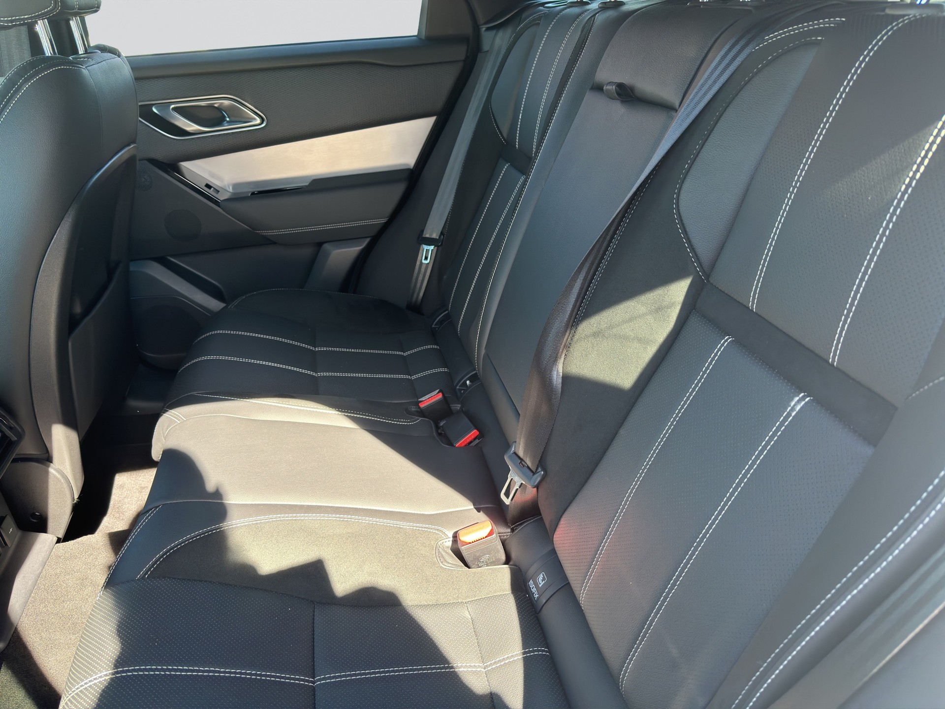 LAND ROVER Range Rover Velar R-Dynamic D 200 SE Automatic Bi-Color-image-7