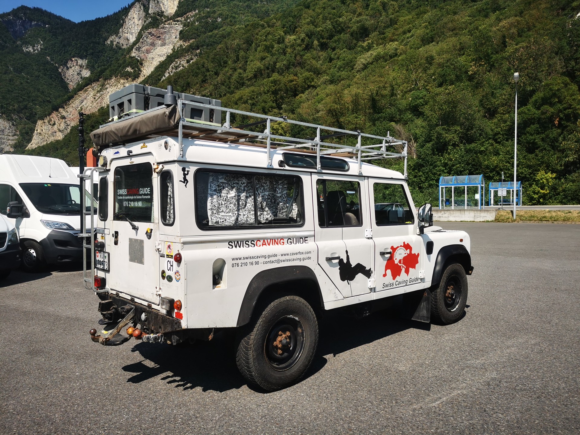 LAND ROVER Defender 110 SW 2.5 Td5-image-12