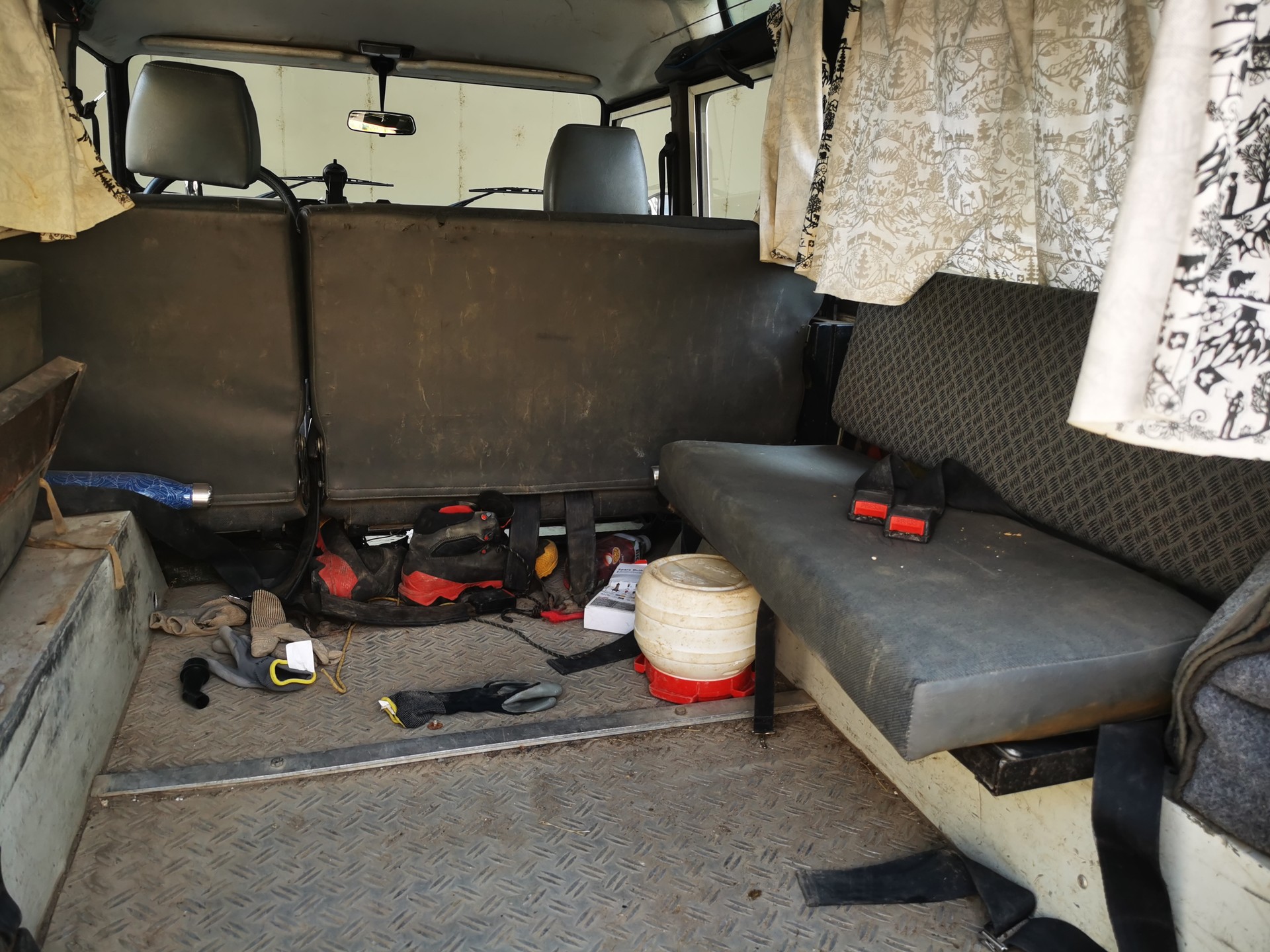 LAND ROVER Defender 110 SW 2.5 Td5-image-5