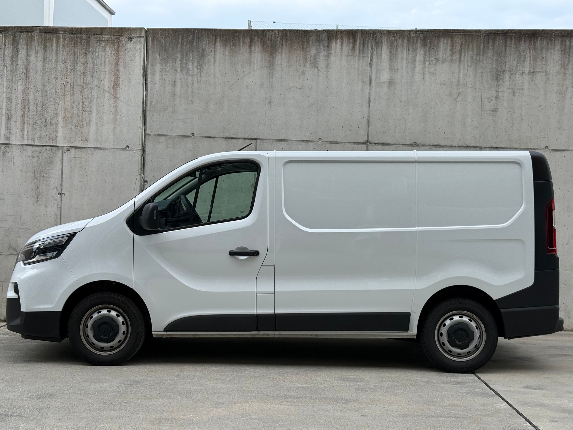 NISSAN Primastar dCi 130 3.0 L1H1 Acenta-image-1