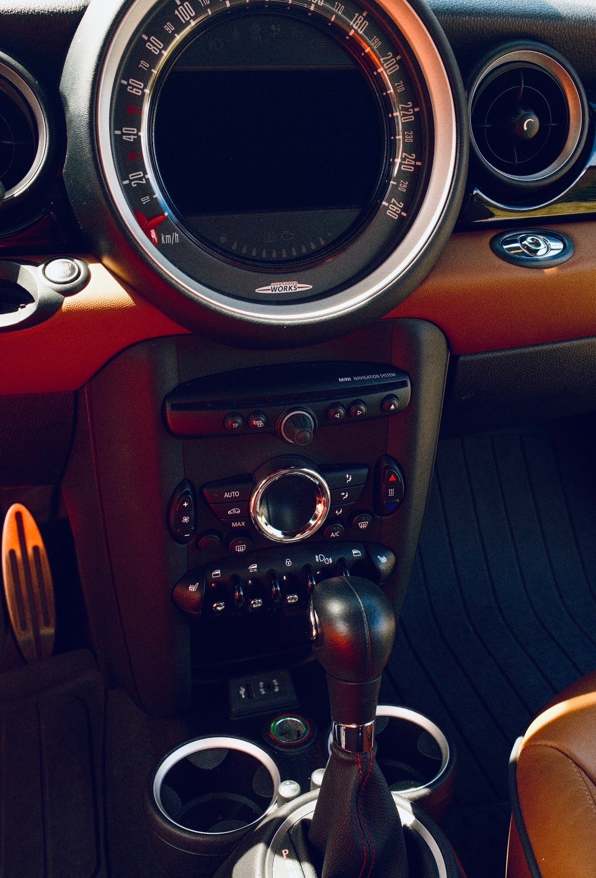 MINI John Cooper Works-image-3